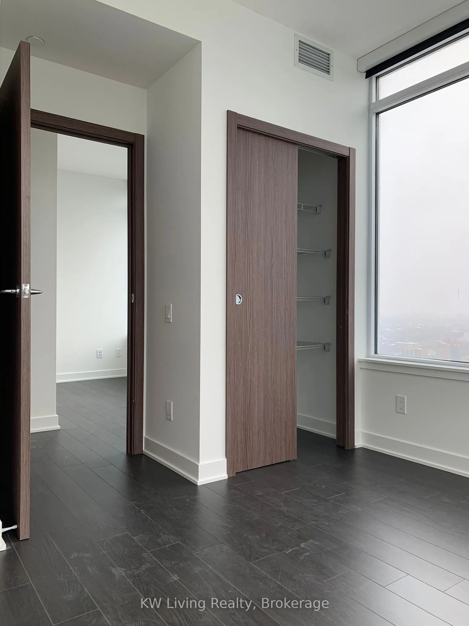 19 Bathurst Street, #3706