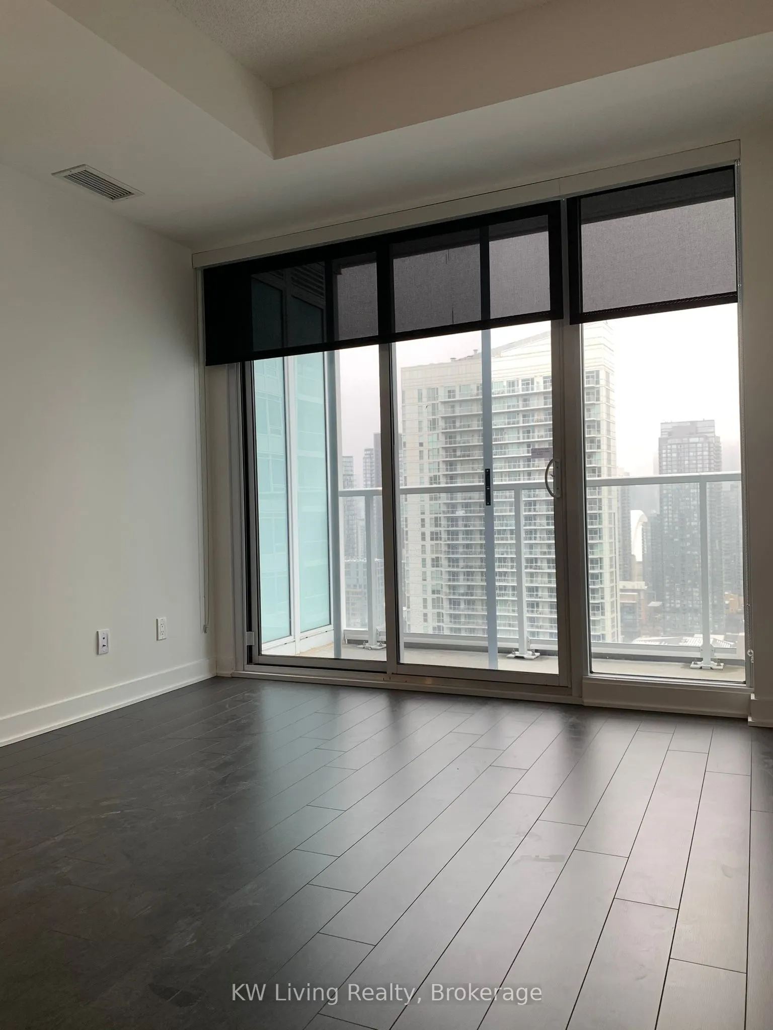 19 Bathurst Street, #3706