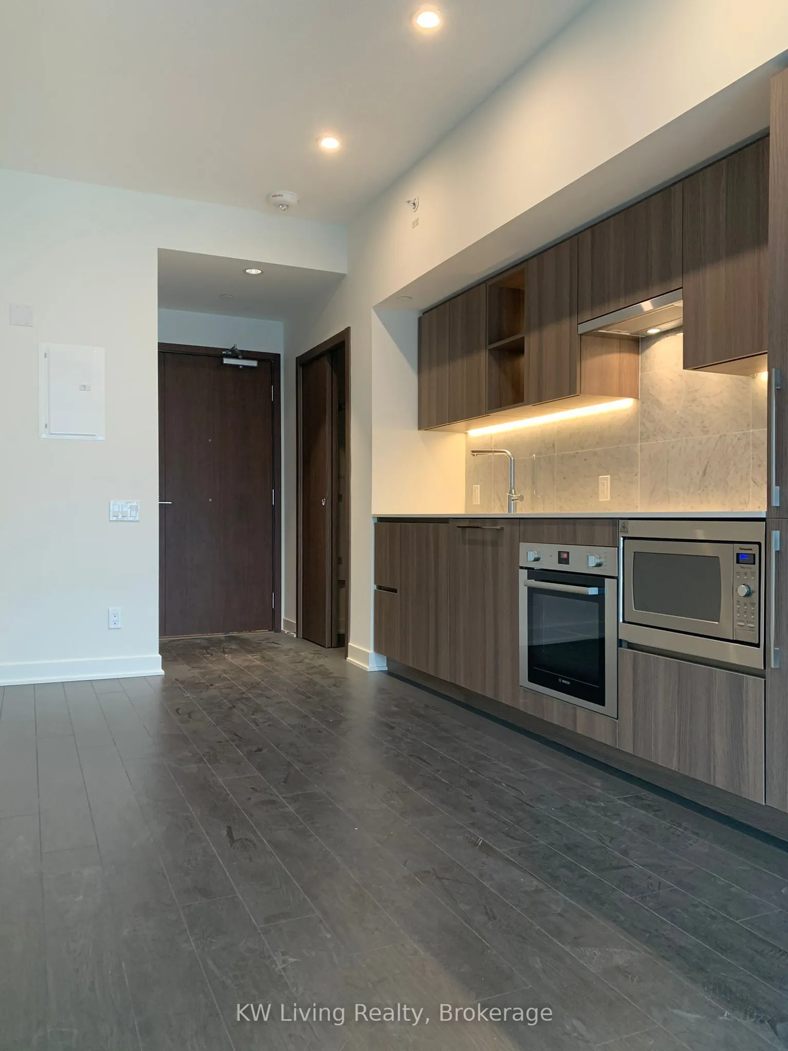 19 Bathurst Street, #3706