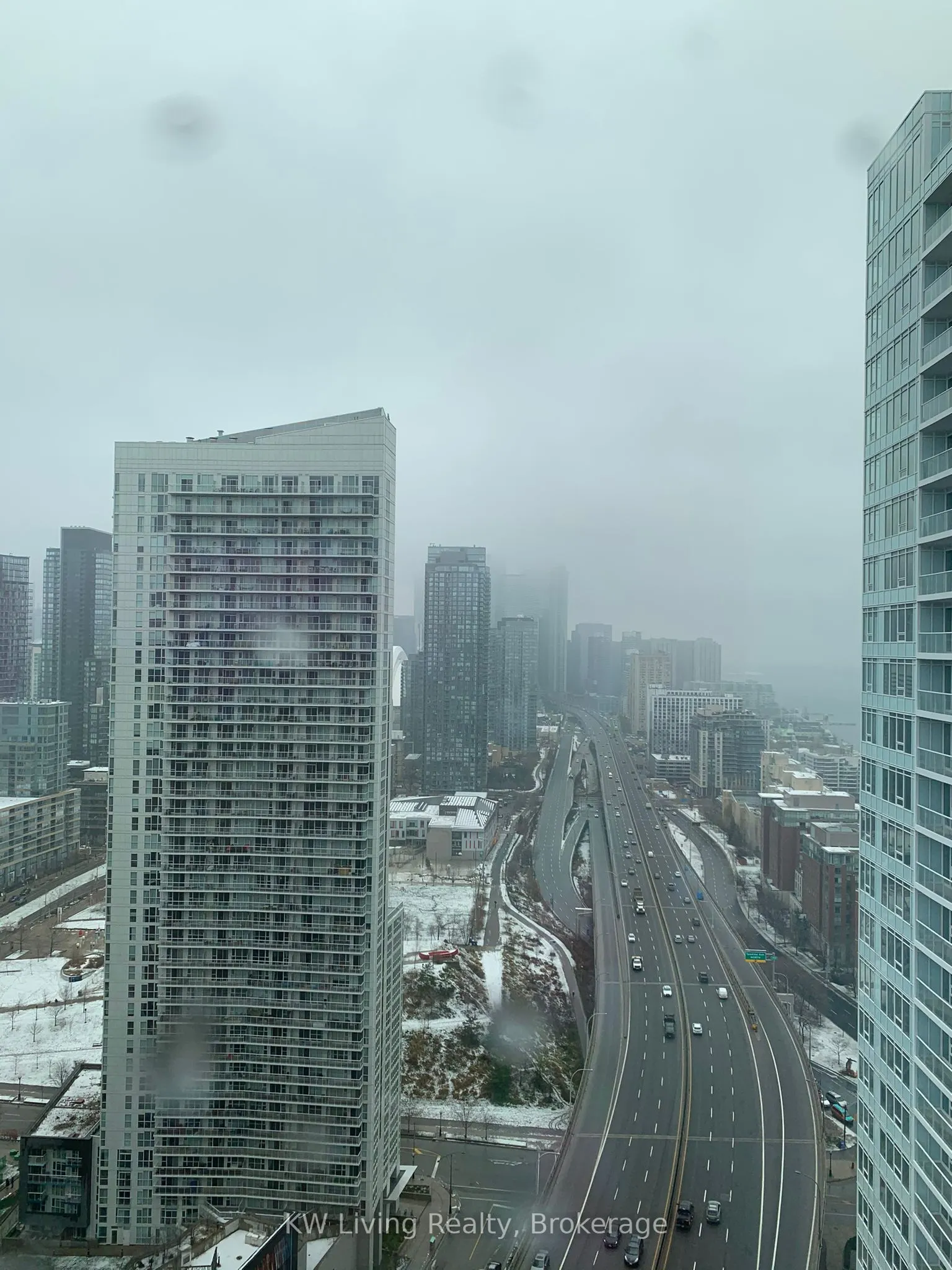 19 Bathurst Street, #3706