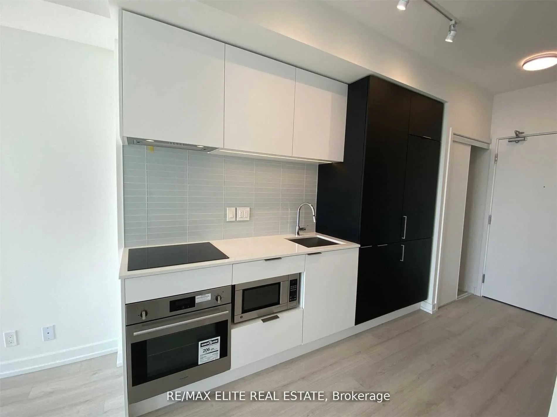 33 Helendale Avenue, #2808