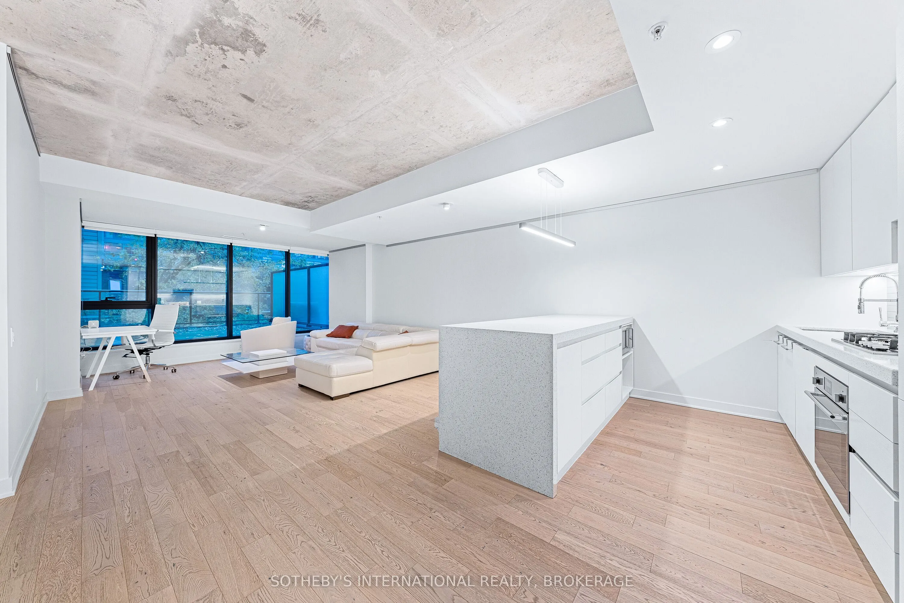 629 King Street W, #212