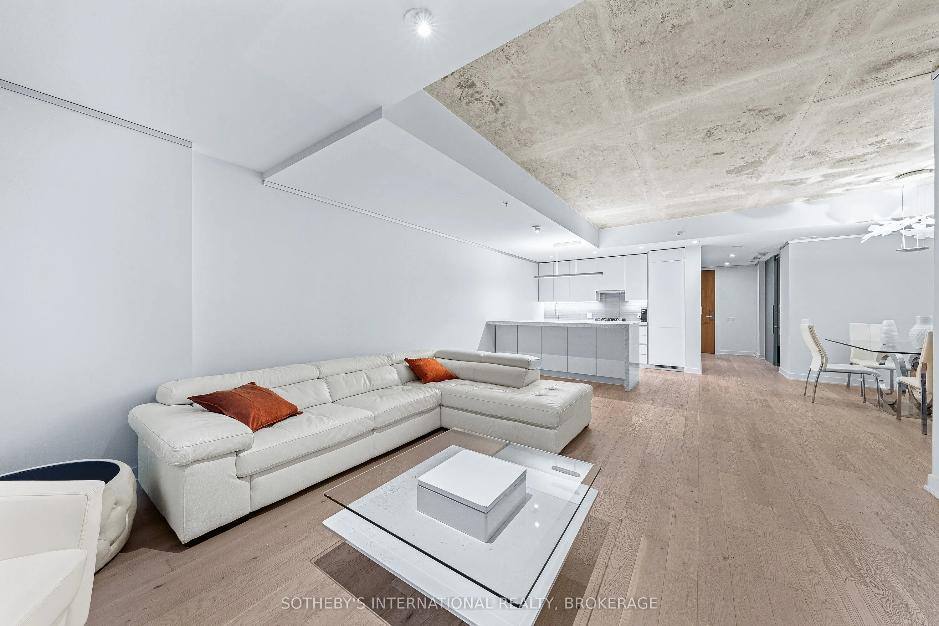 629 King Street W, #212