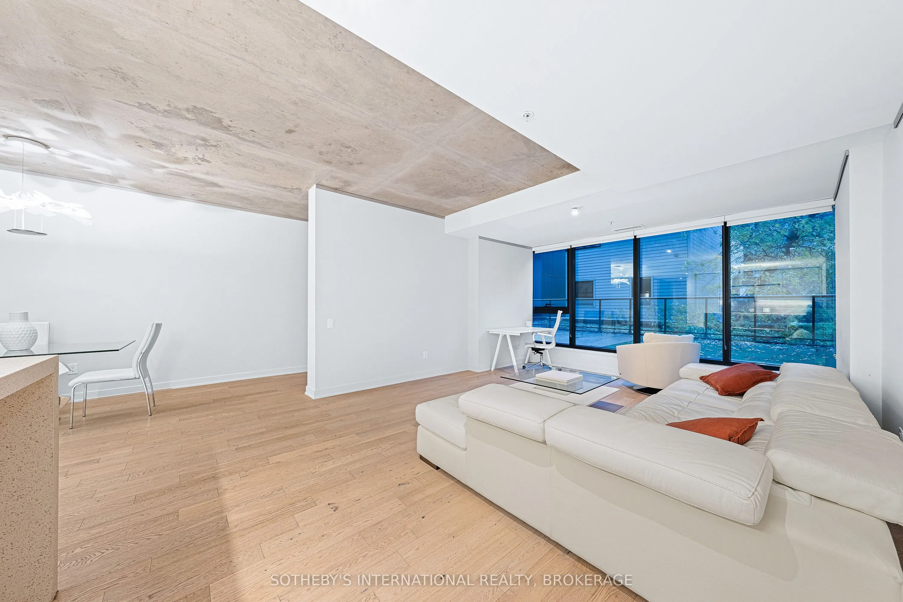 629 King Street W, #212