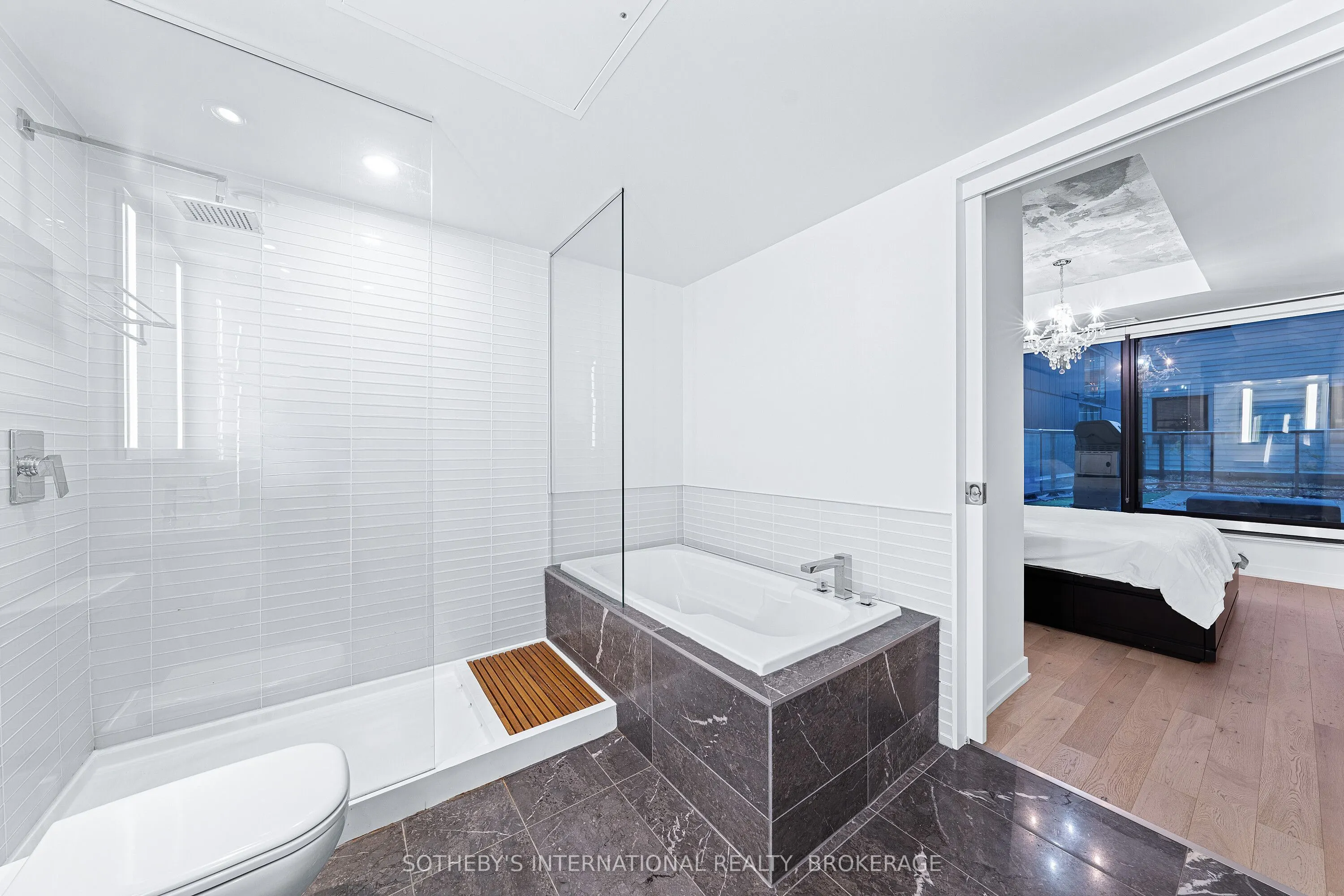 629 King Street W, #212