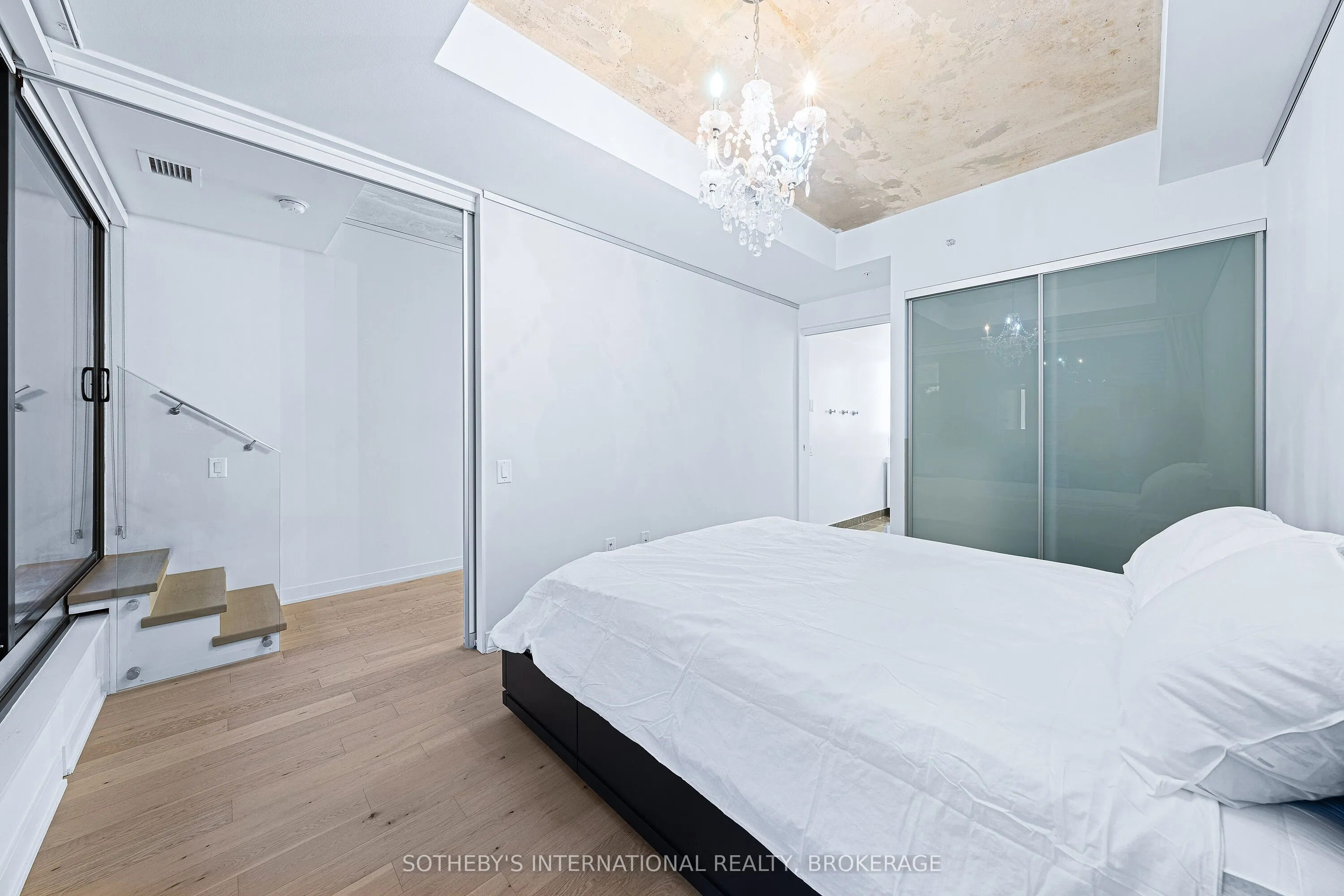 629 King Street W, #212