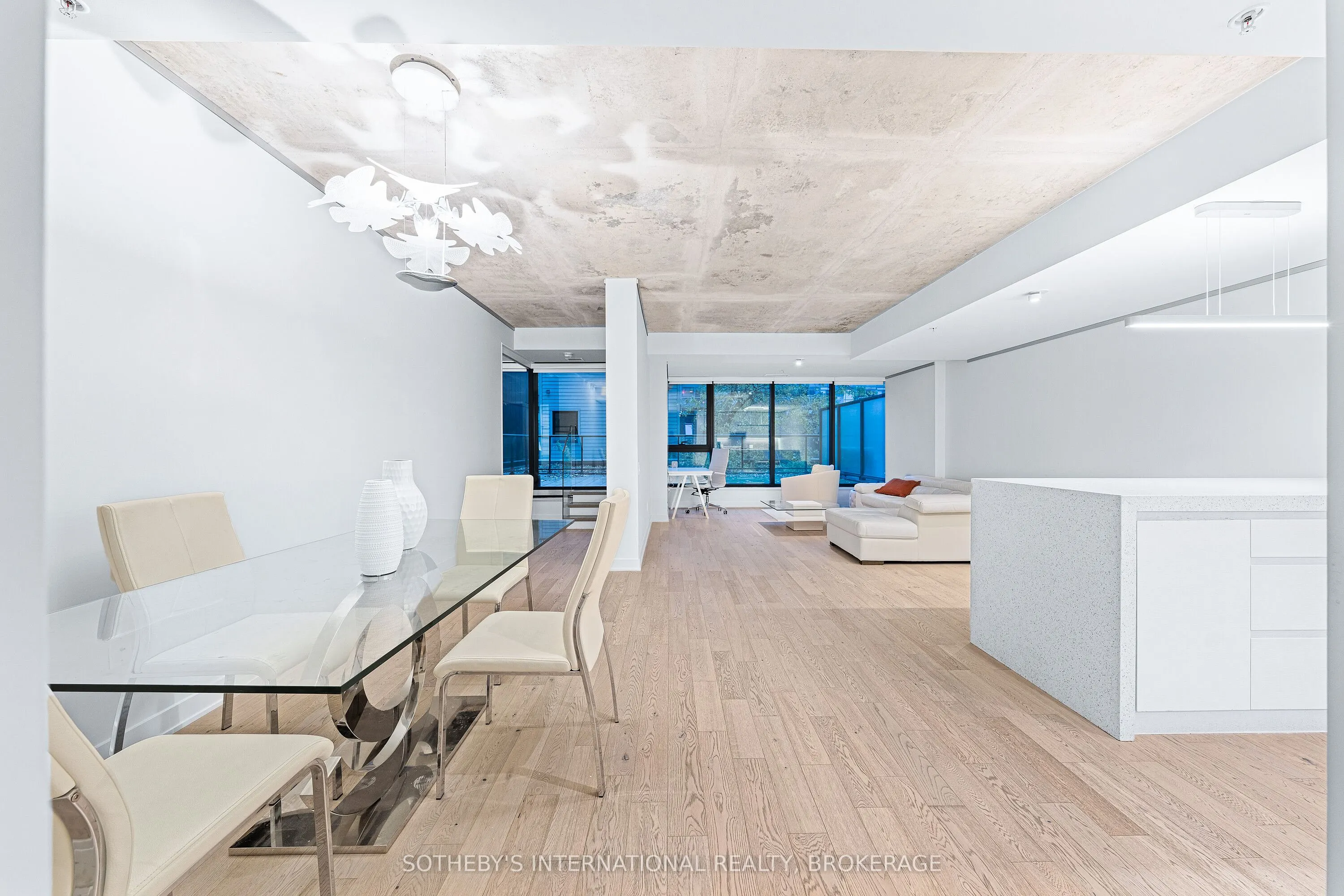 629 King Street W, #212