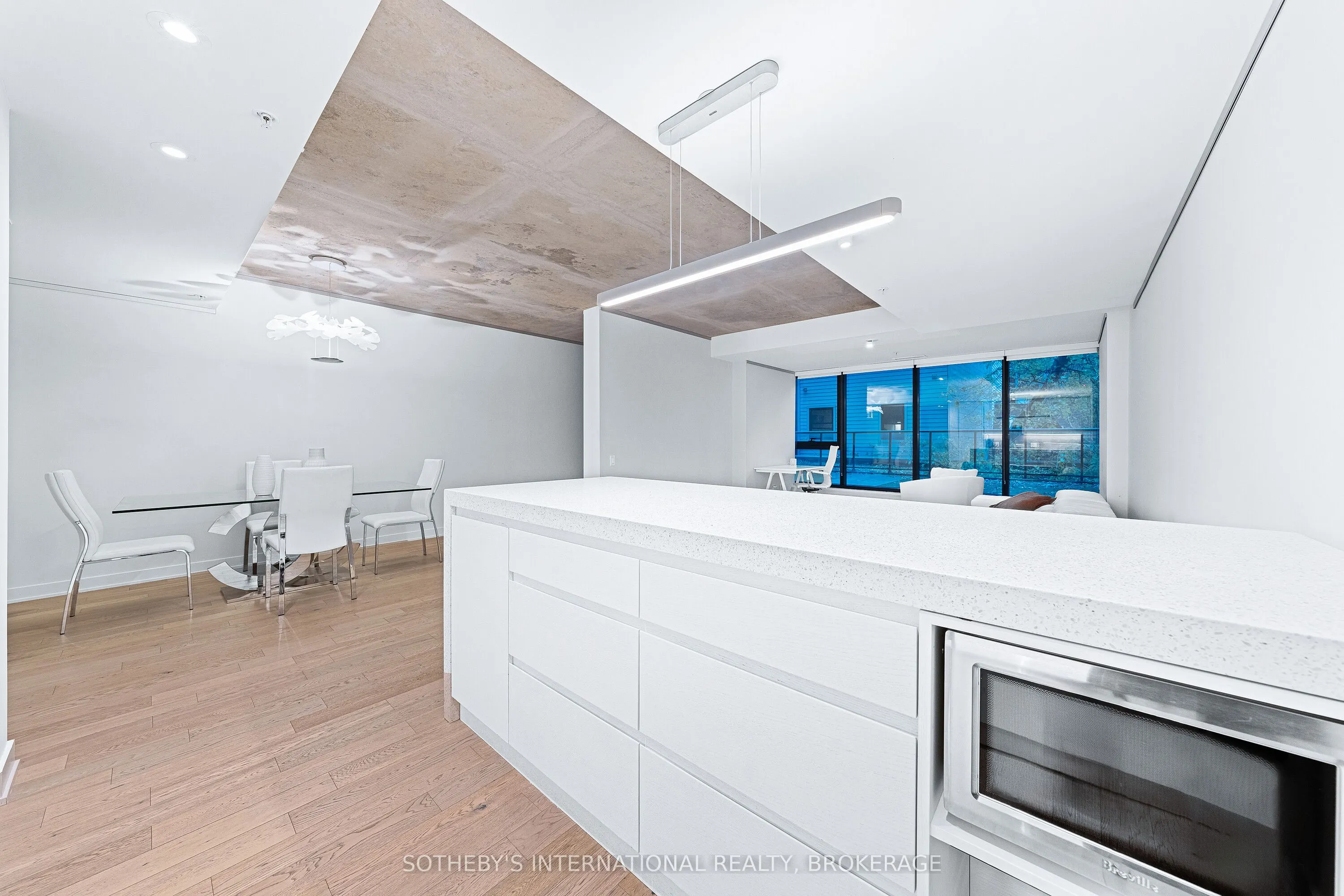 629 King Street W, #212