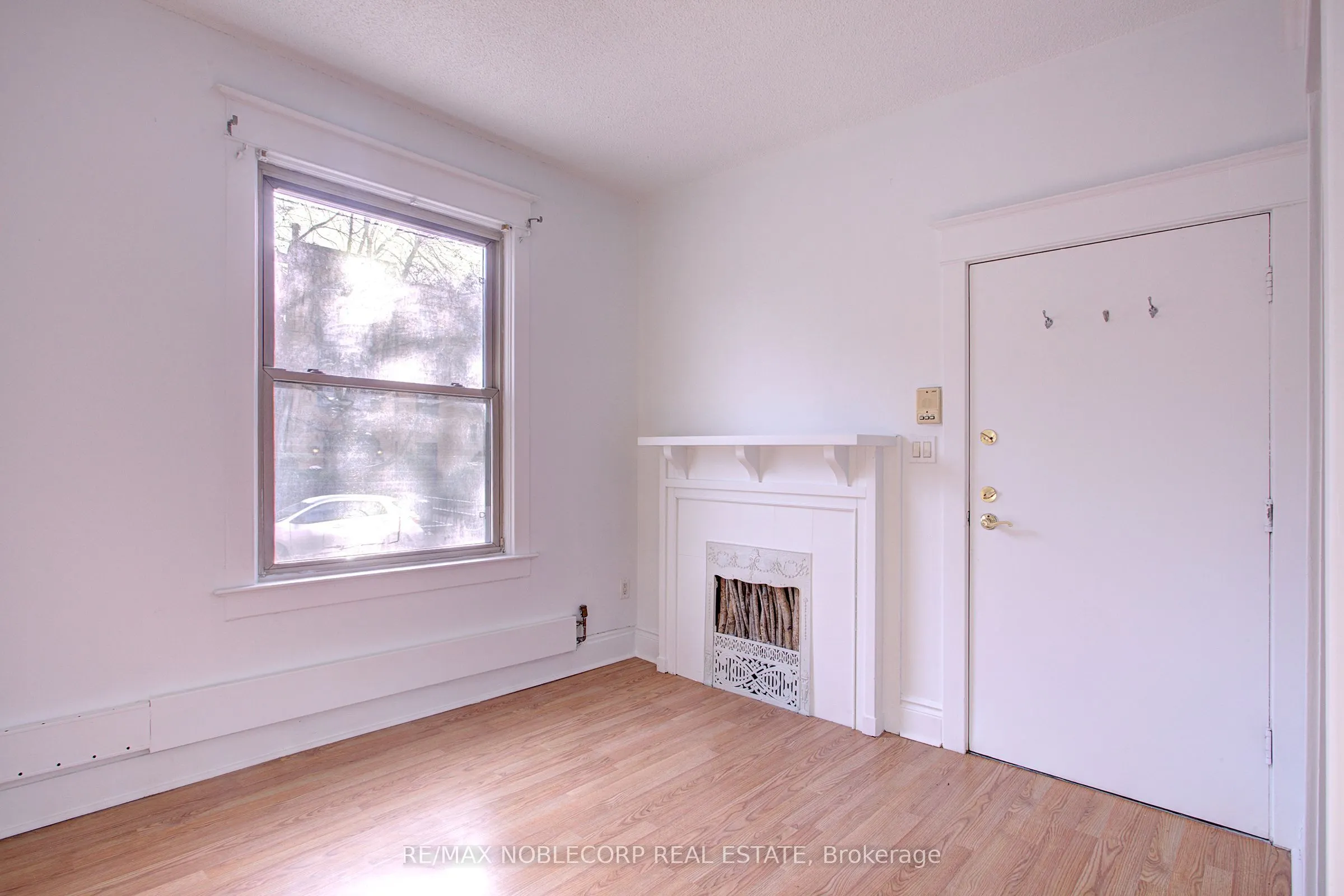 34 Winchester Street, #1