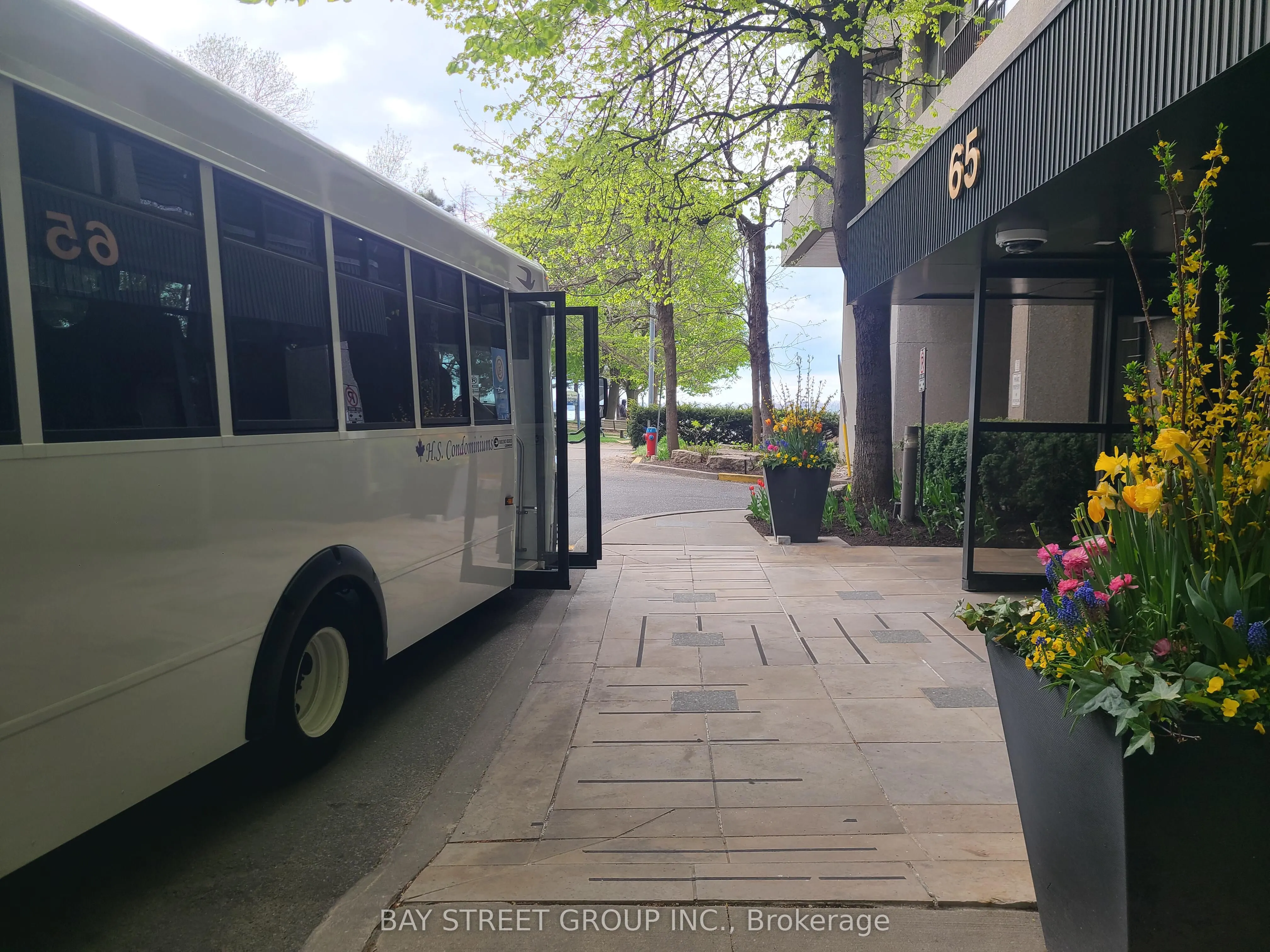 65 Harbour Square, #1305