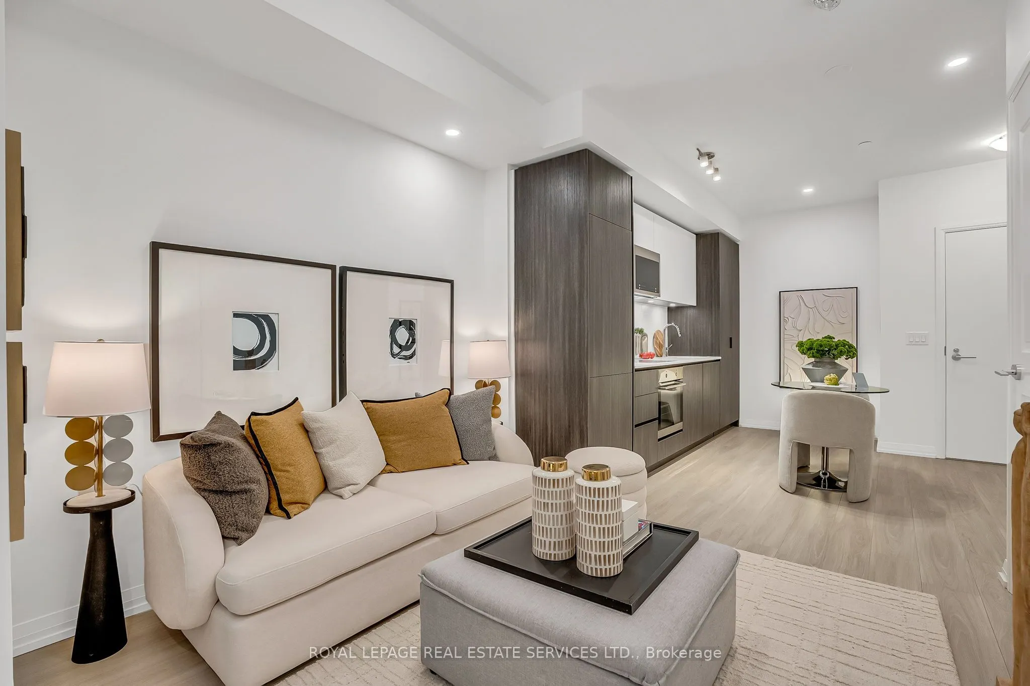 8 Widmer Street, #504