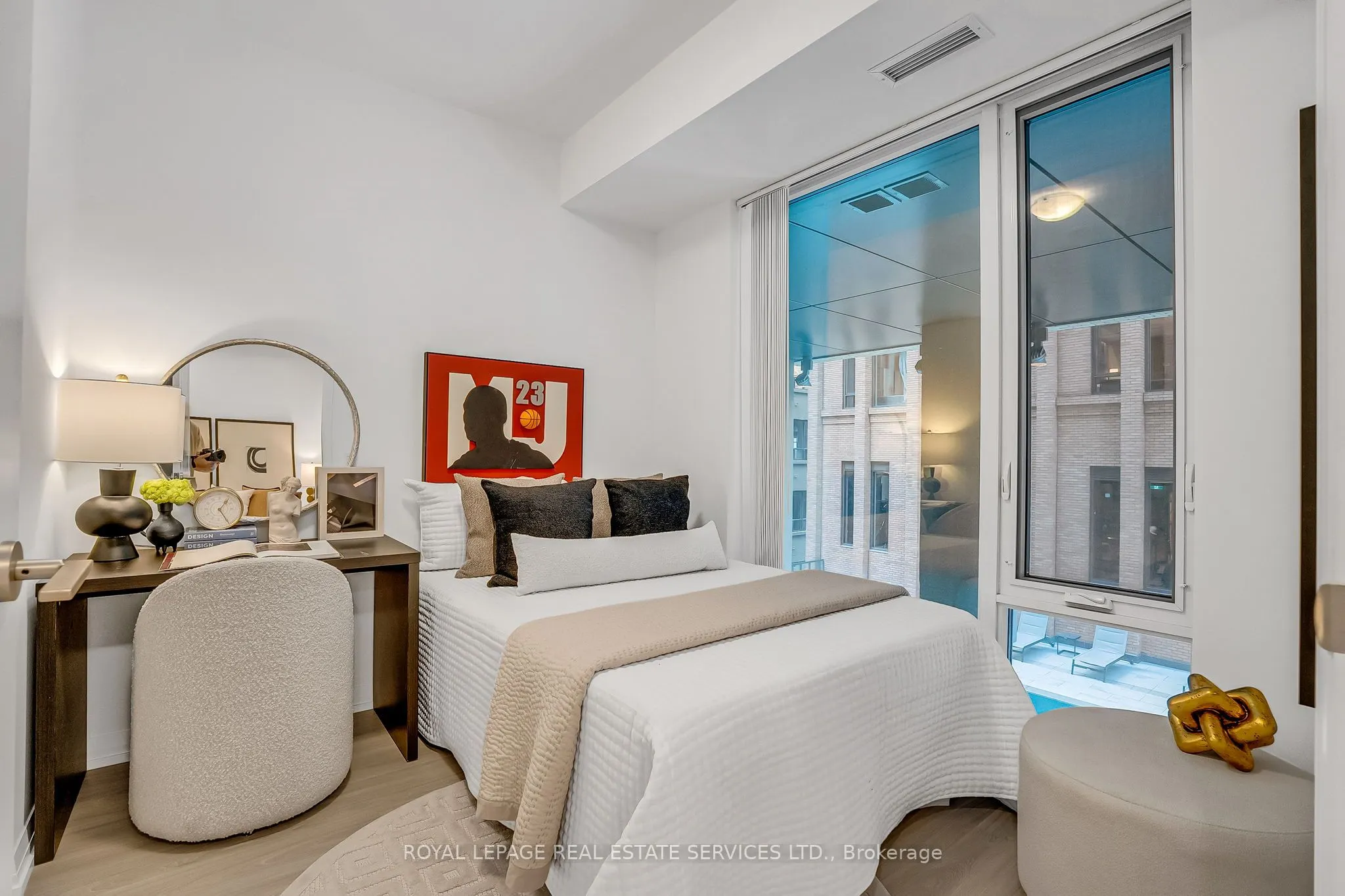 8 Widmer Street, #504