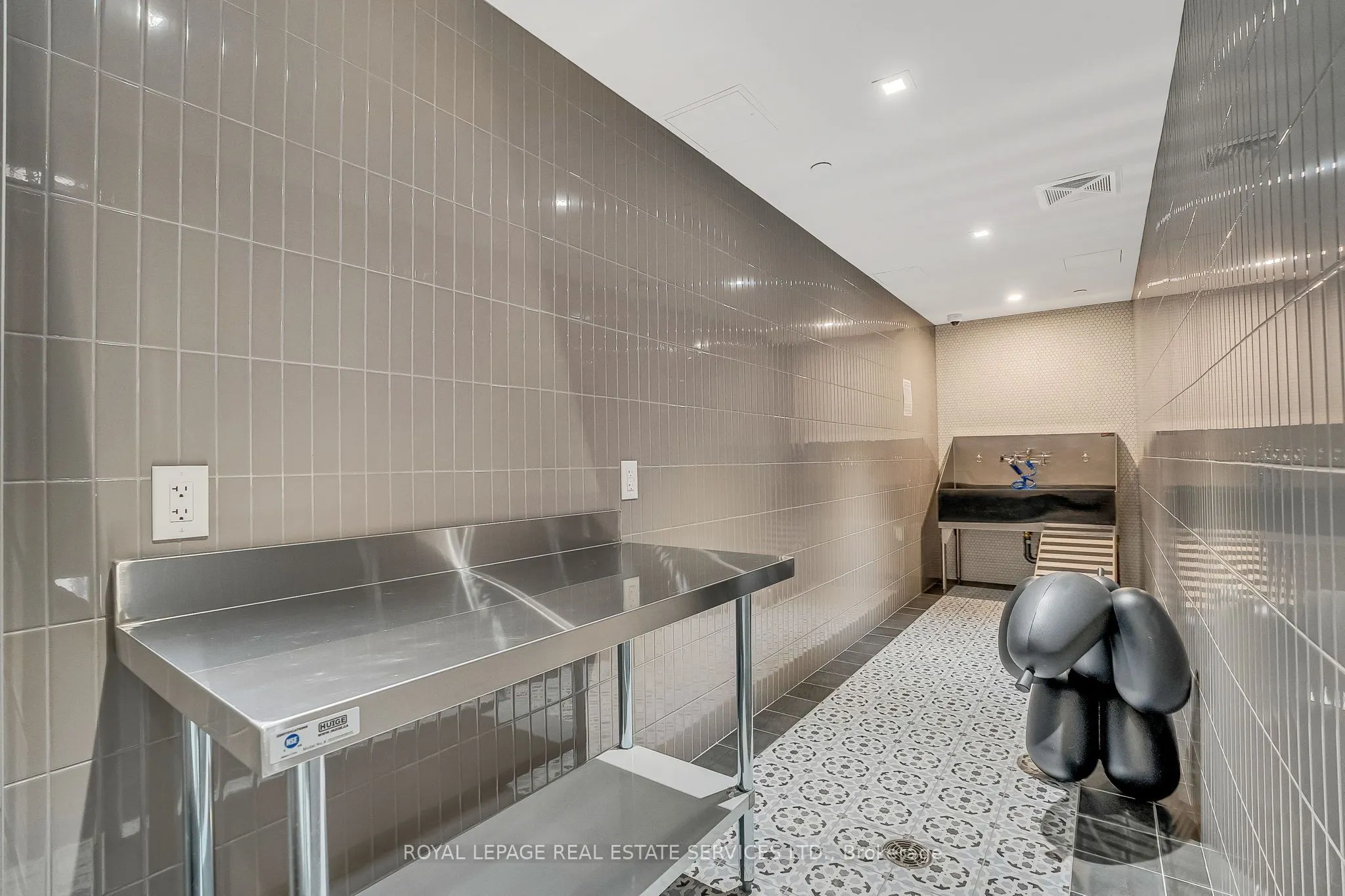 8 Widmer Street, #504