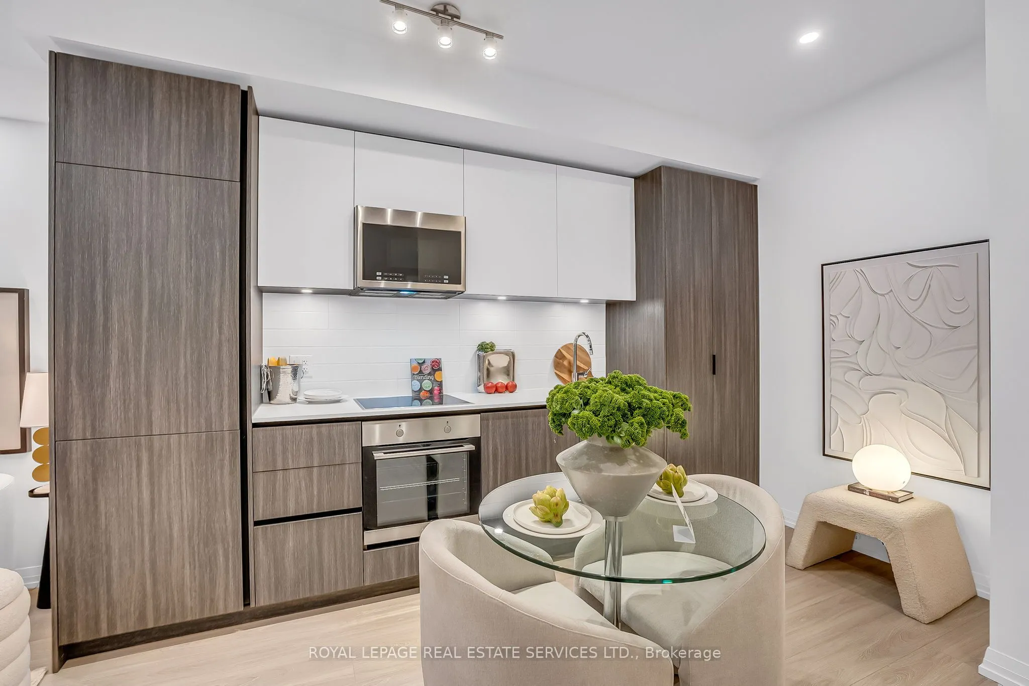 8 Widmer Street, #504