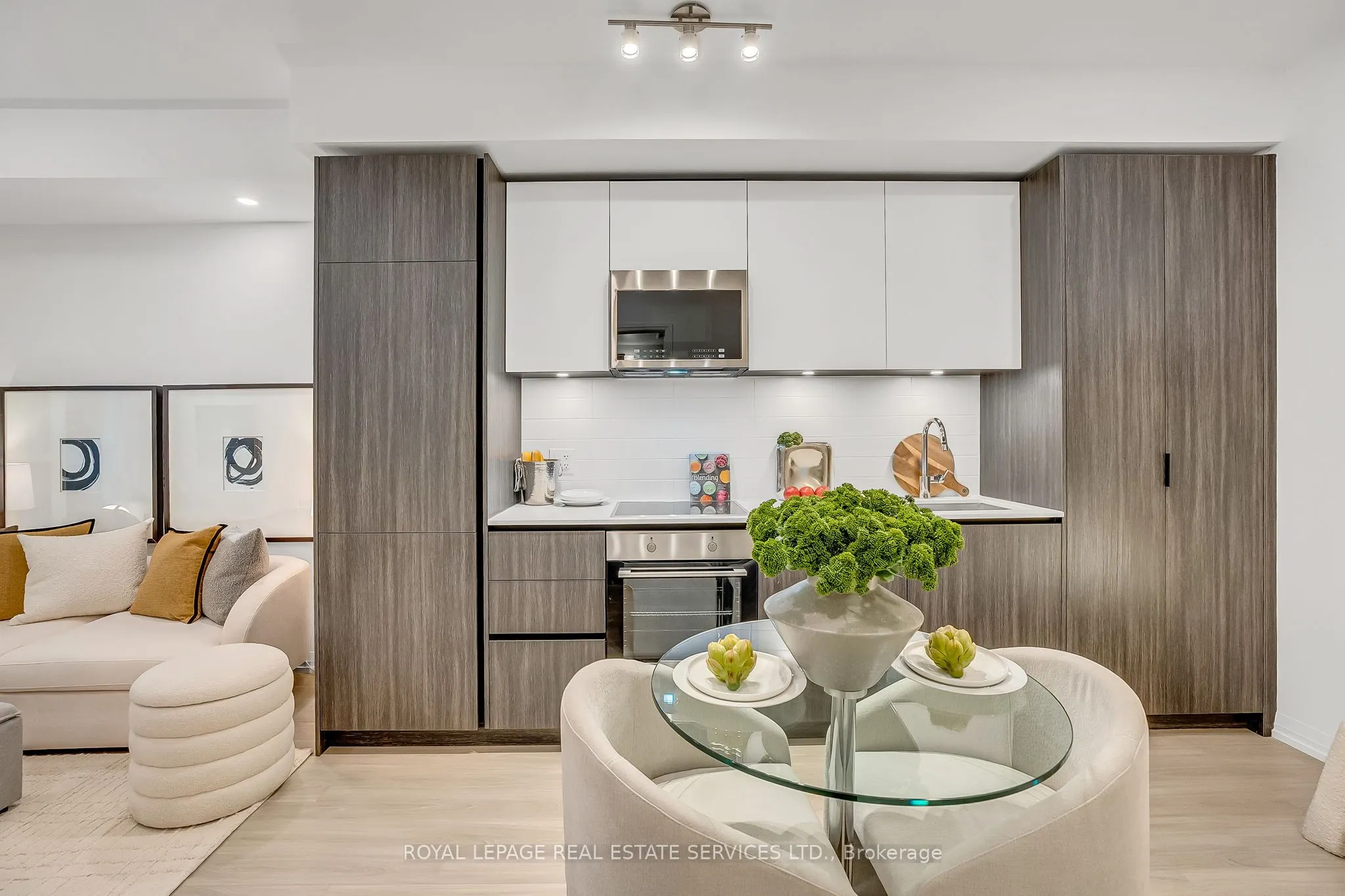 8 Widmer Street, #504