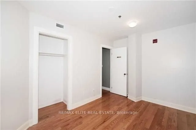 1636 Dundas Street W, #U16