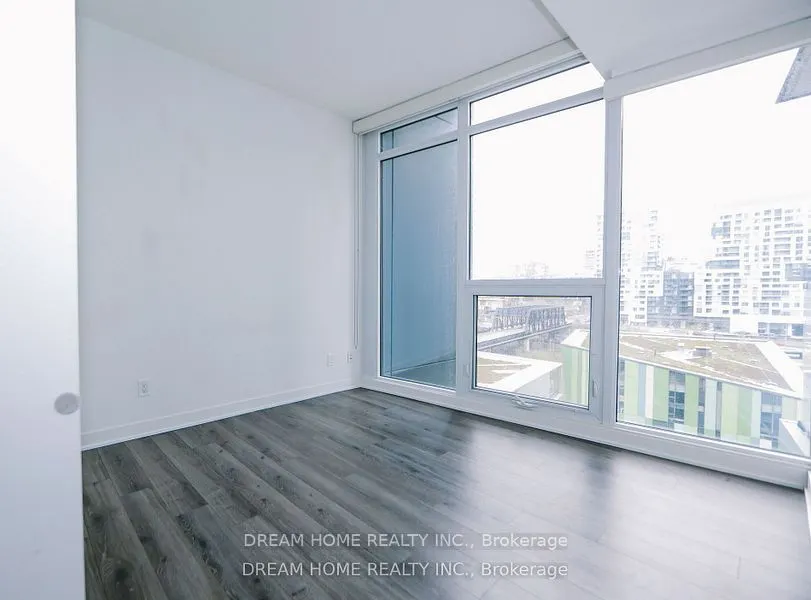 90 Queens Wharf Road, #811