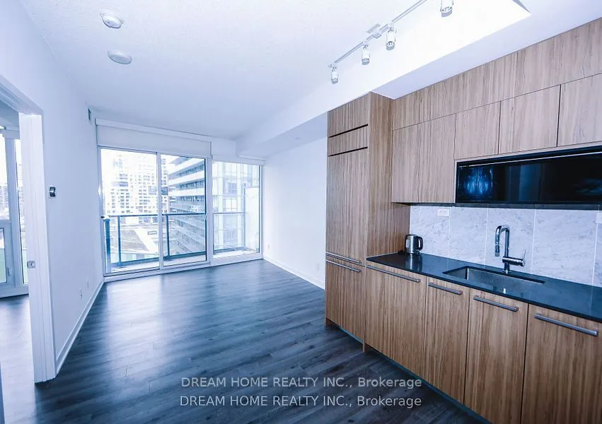 90 Queens Wharf Road, #811