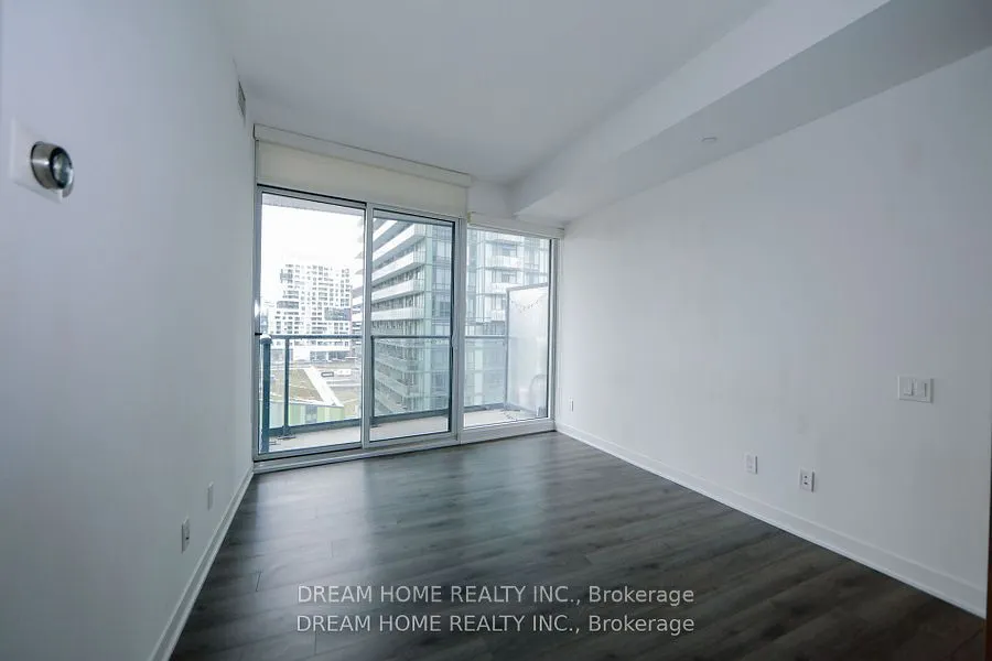 90 Queens Wharf Road, #811