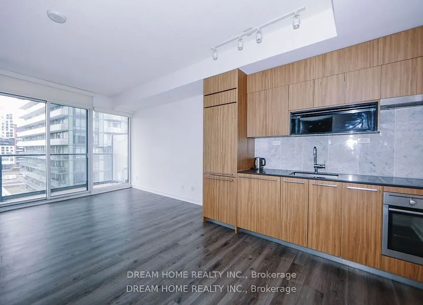 90 Queens Wharf Road, #811