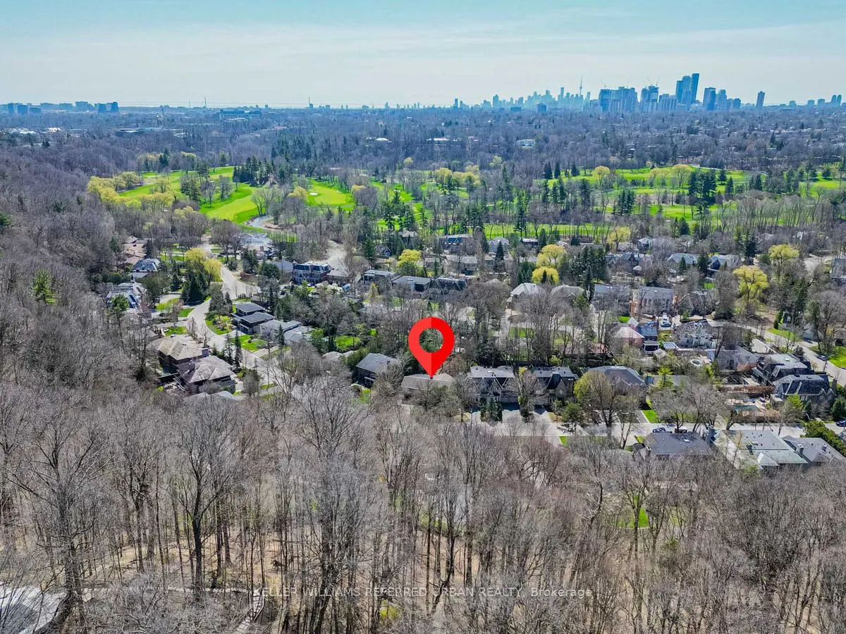 15 York Valley Crescent