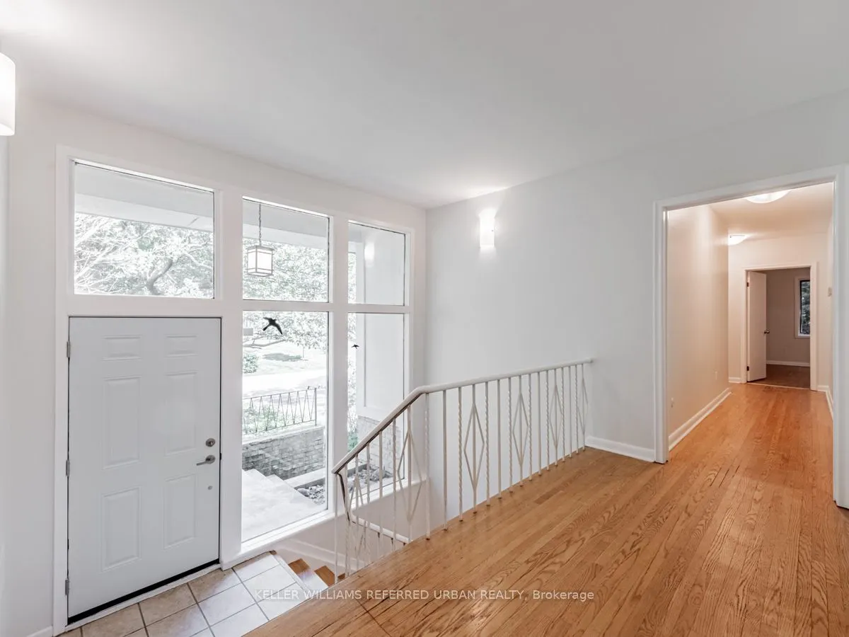 15 York Valley Crescent