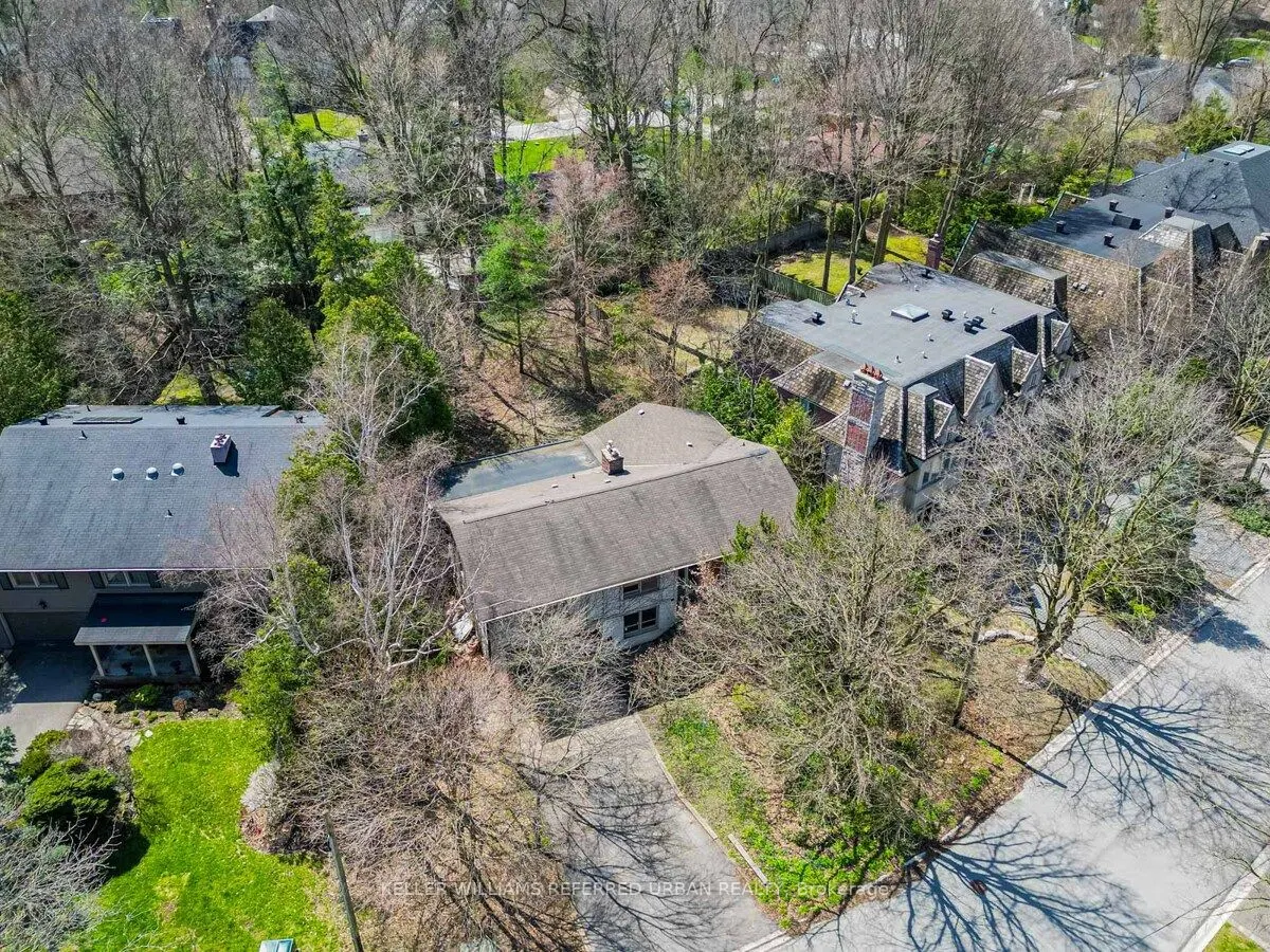 15 York Valley Crescent