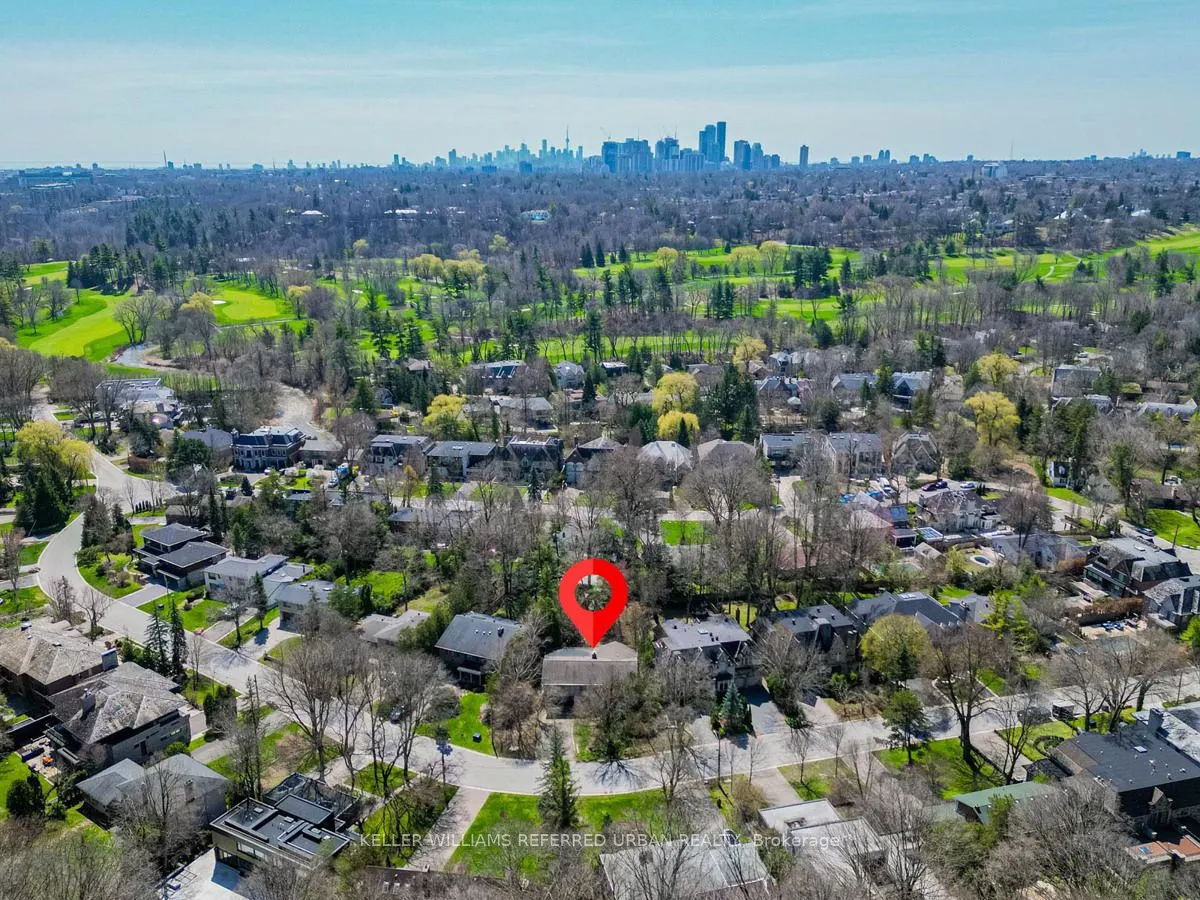 15 York Valley Crescent