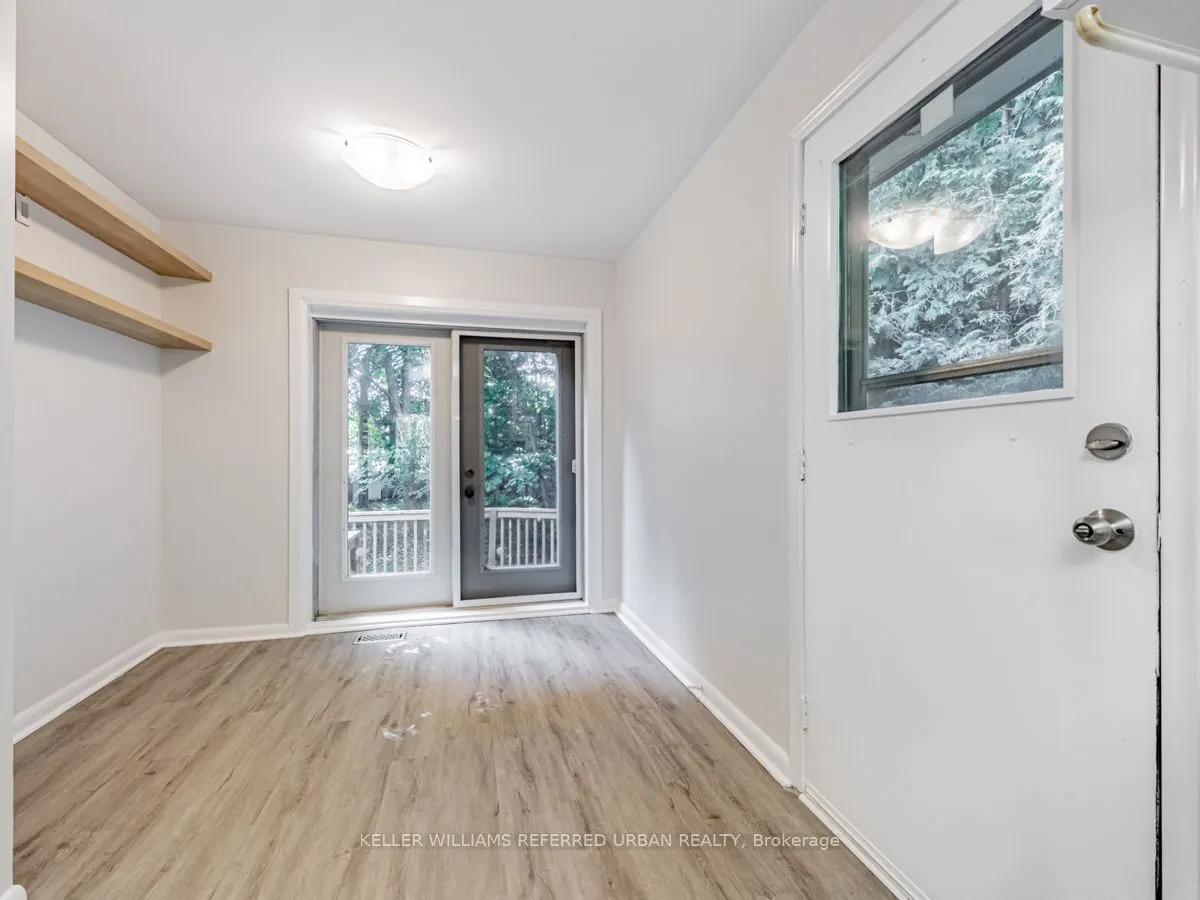 15 York Valley Crescent