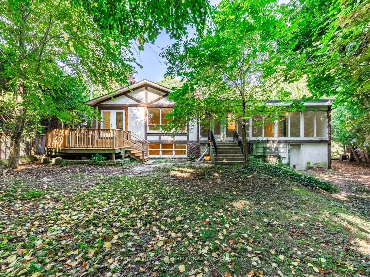 15 York Valley Crescent
