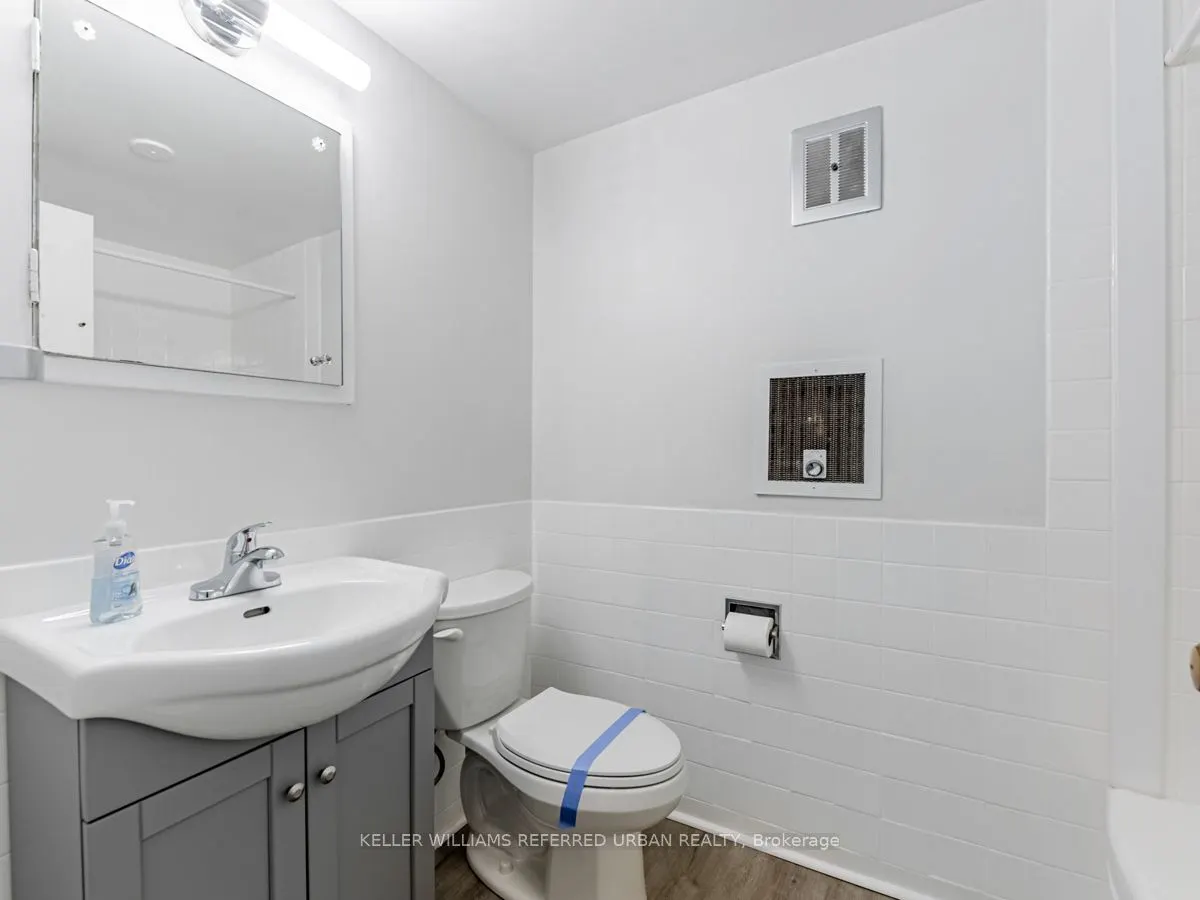 15 York Valley Crescent