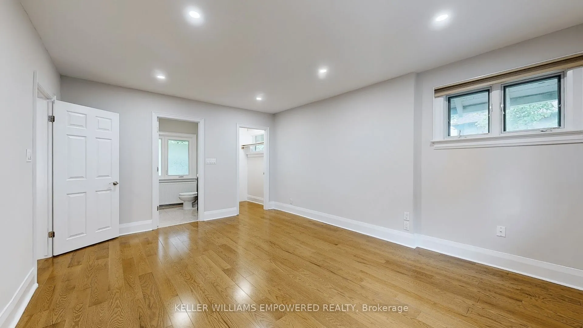 107 Lawrence Crescent