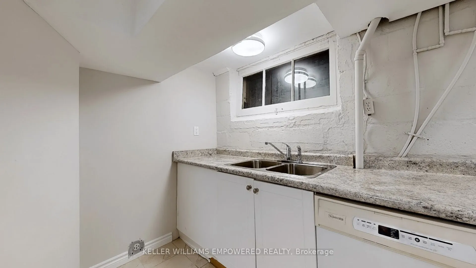 107 Lawrence Crescent