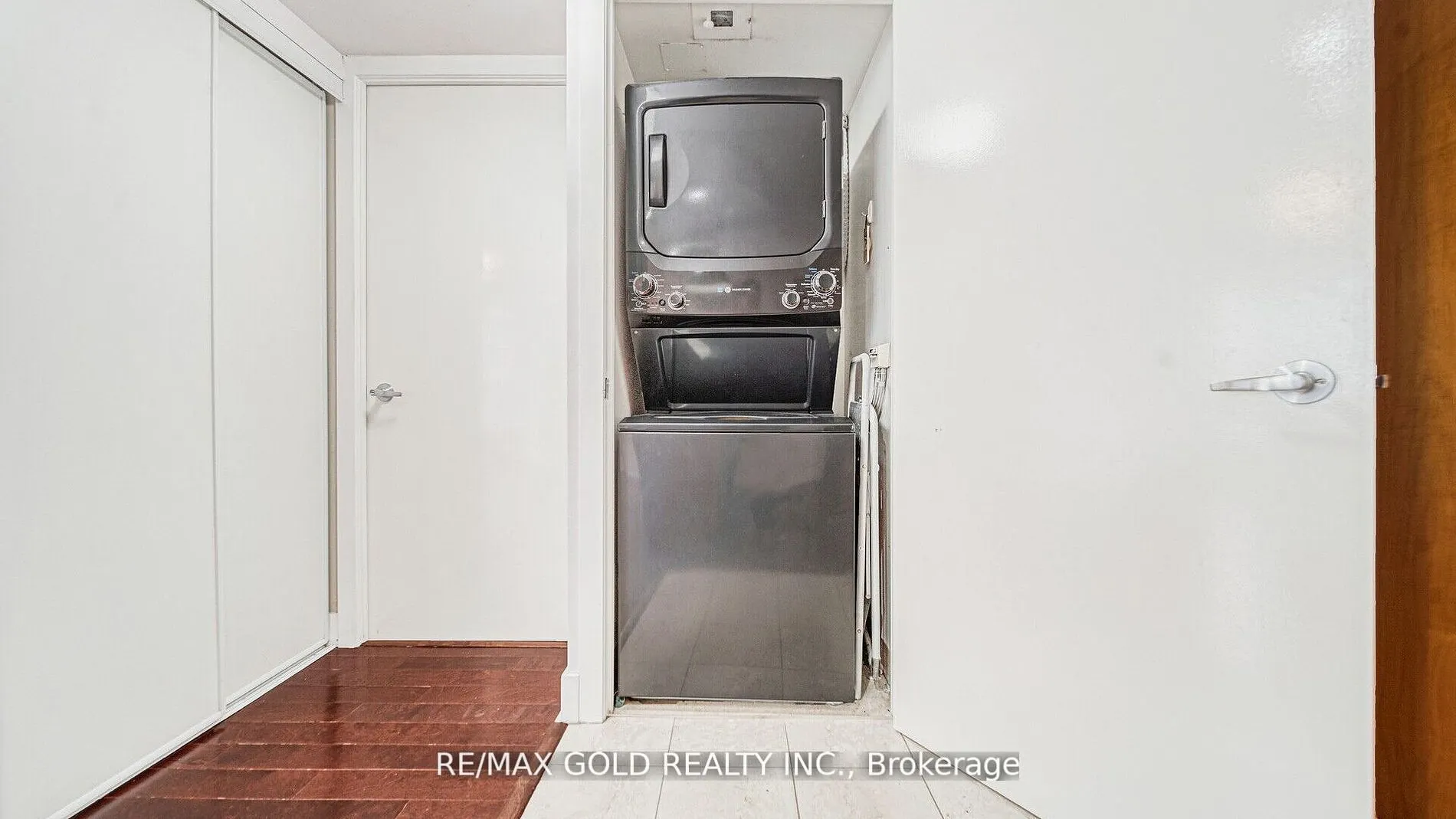 550 Queens Quay W, #509