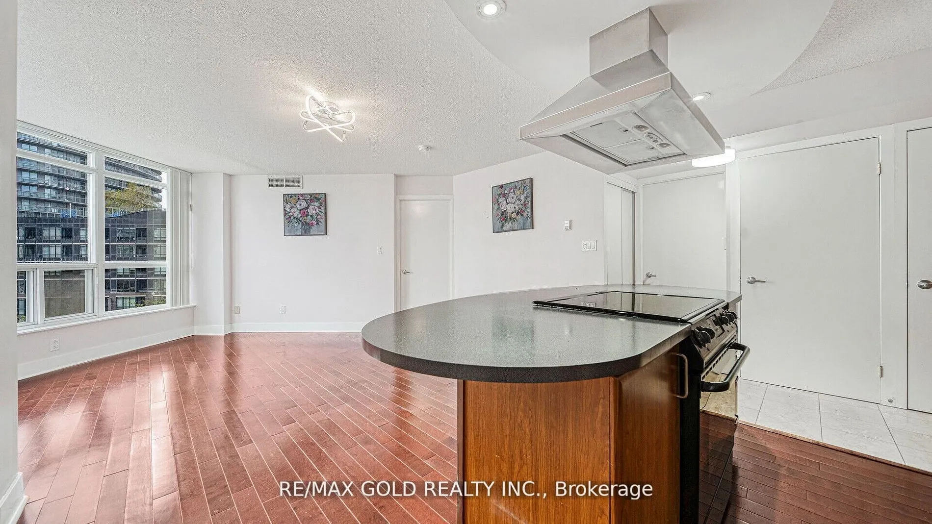 550 Queens Quay W, #509