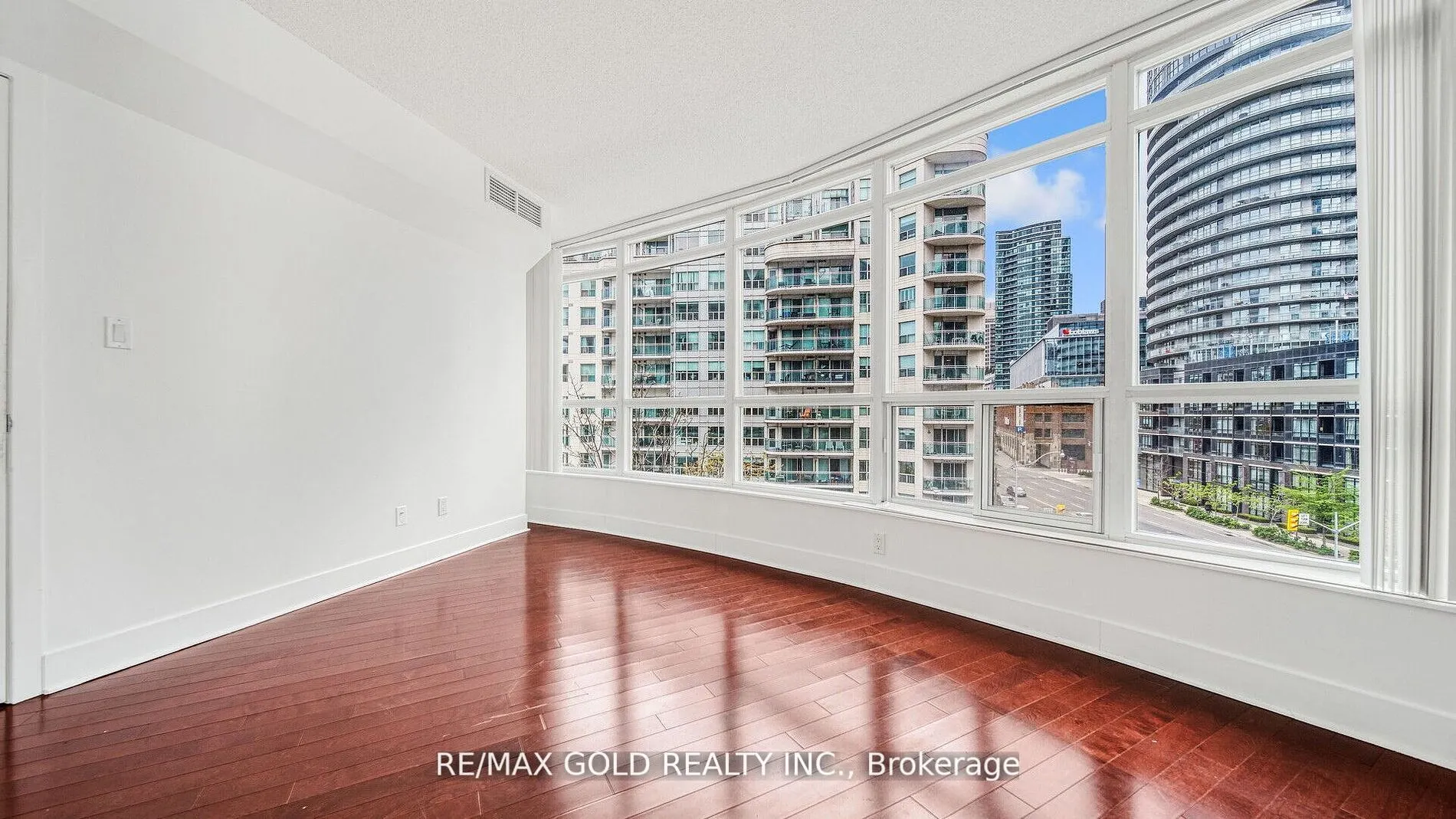 550 Queens Quay W, #509