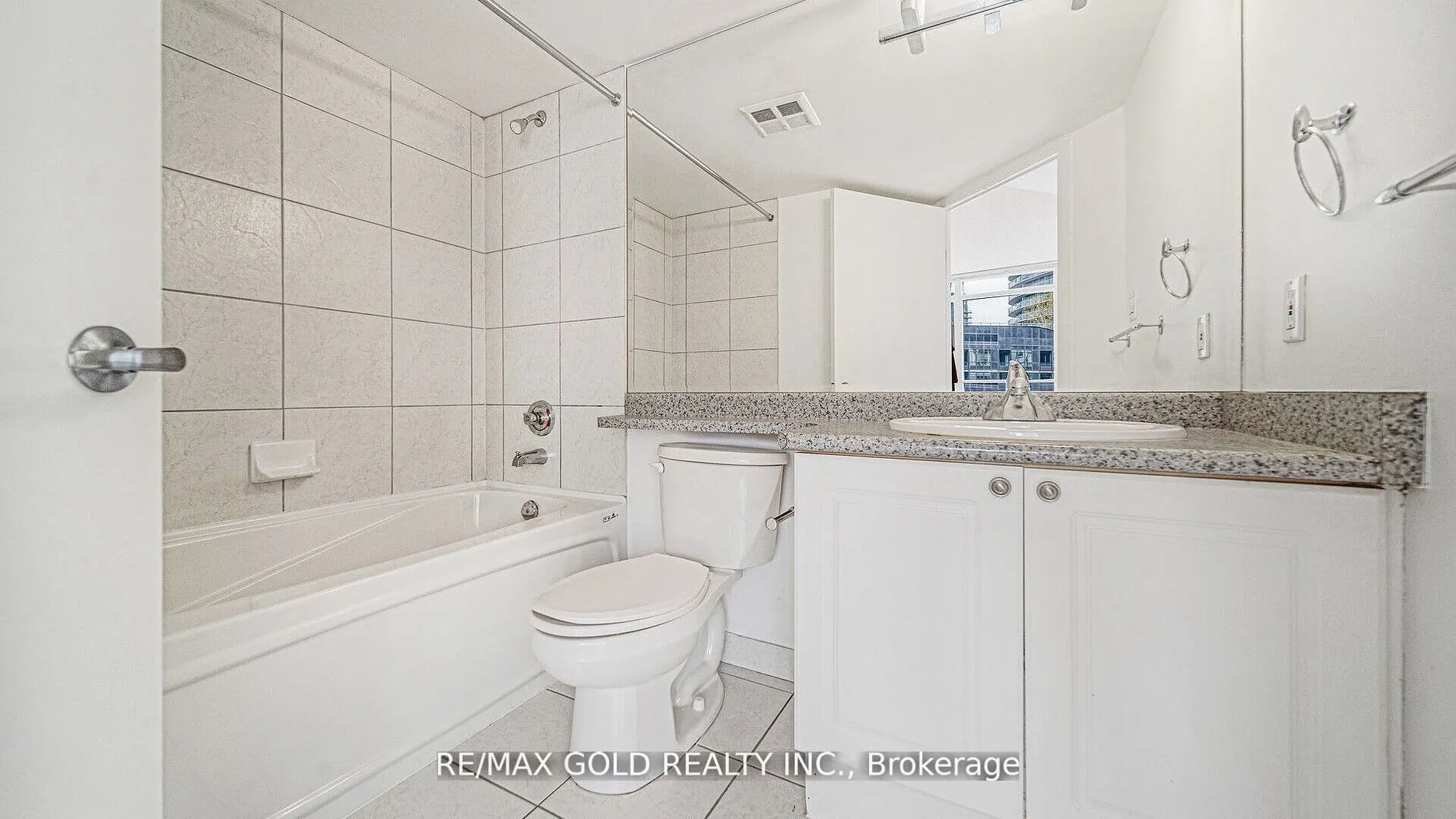 550 Queens Quay W, #509