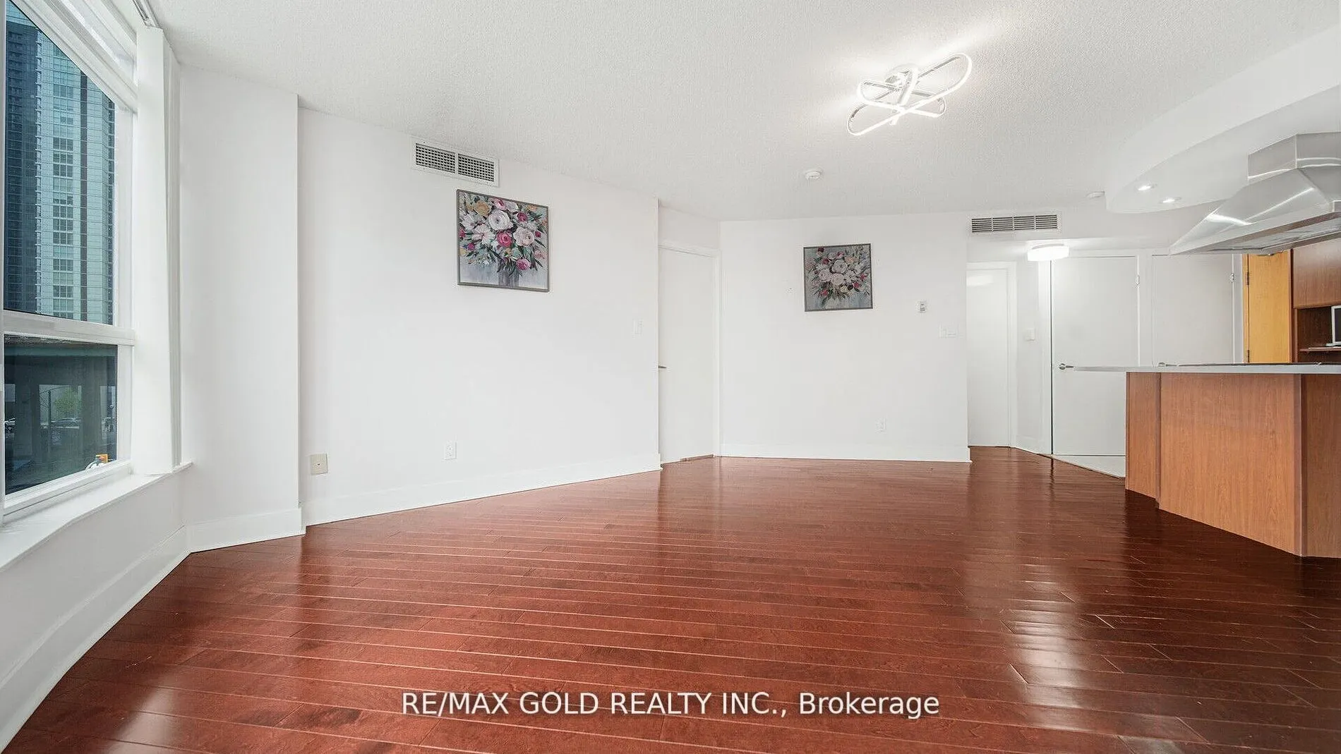 550 Queens Quay W, #509