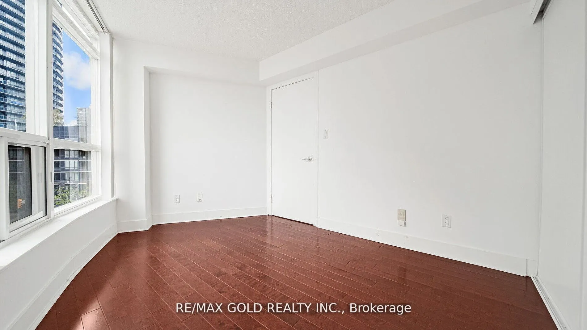 550 Queens Quay W, #509