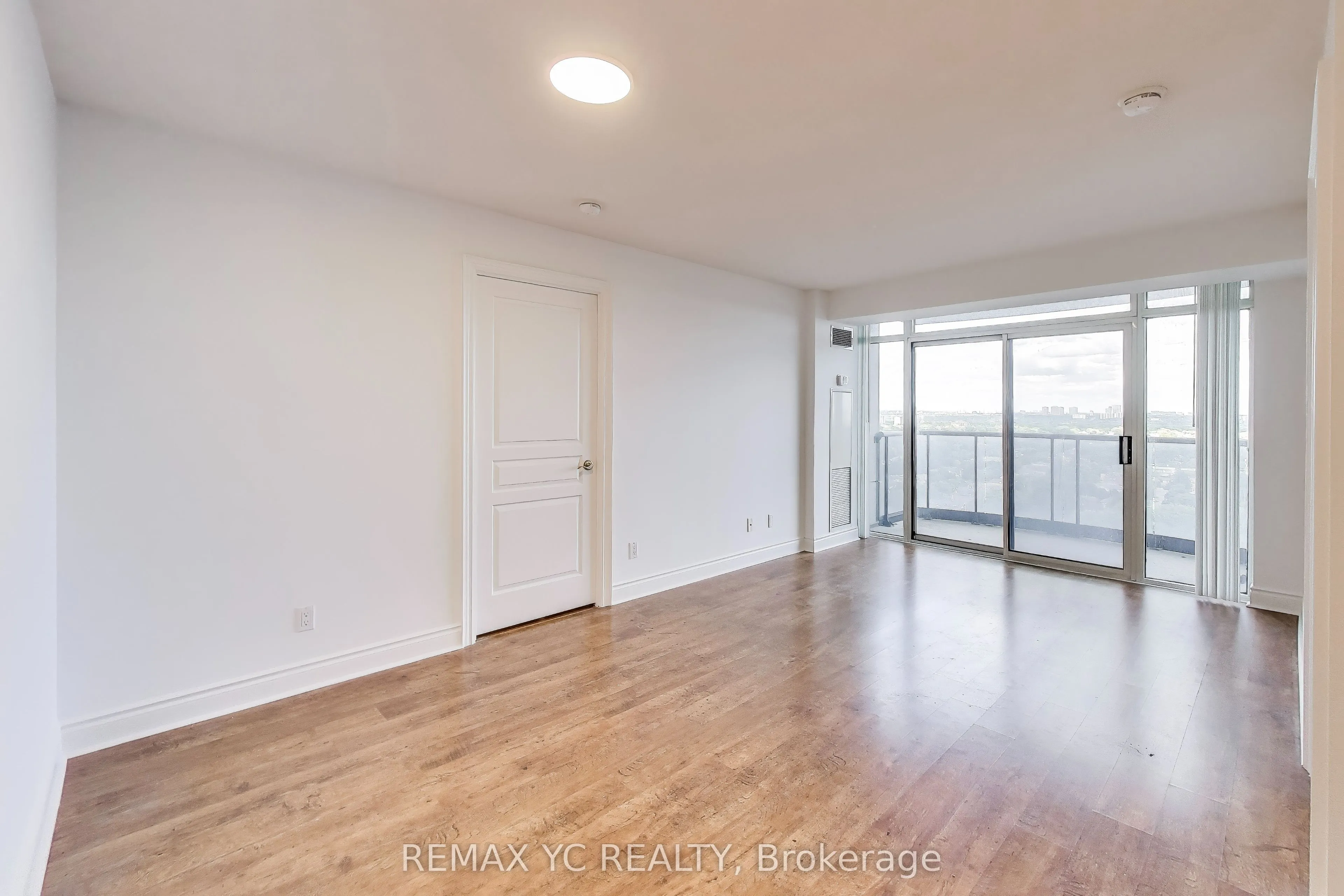 10 Northtown Way, #2001