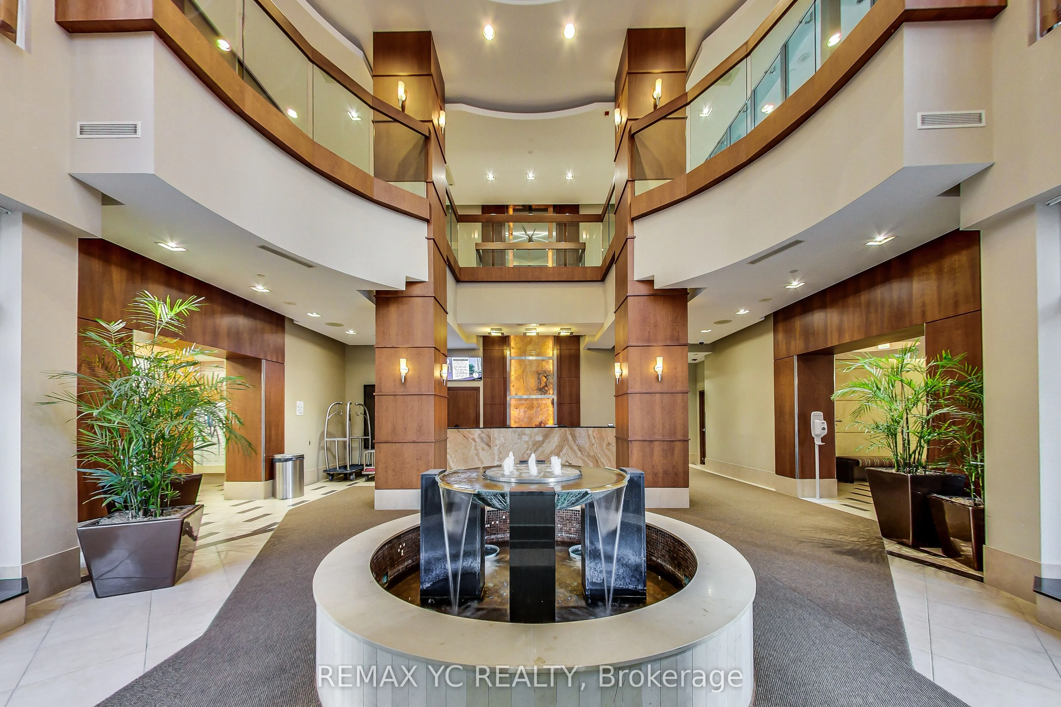 10 Northtown Way, #2001