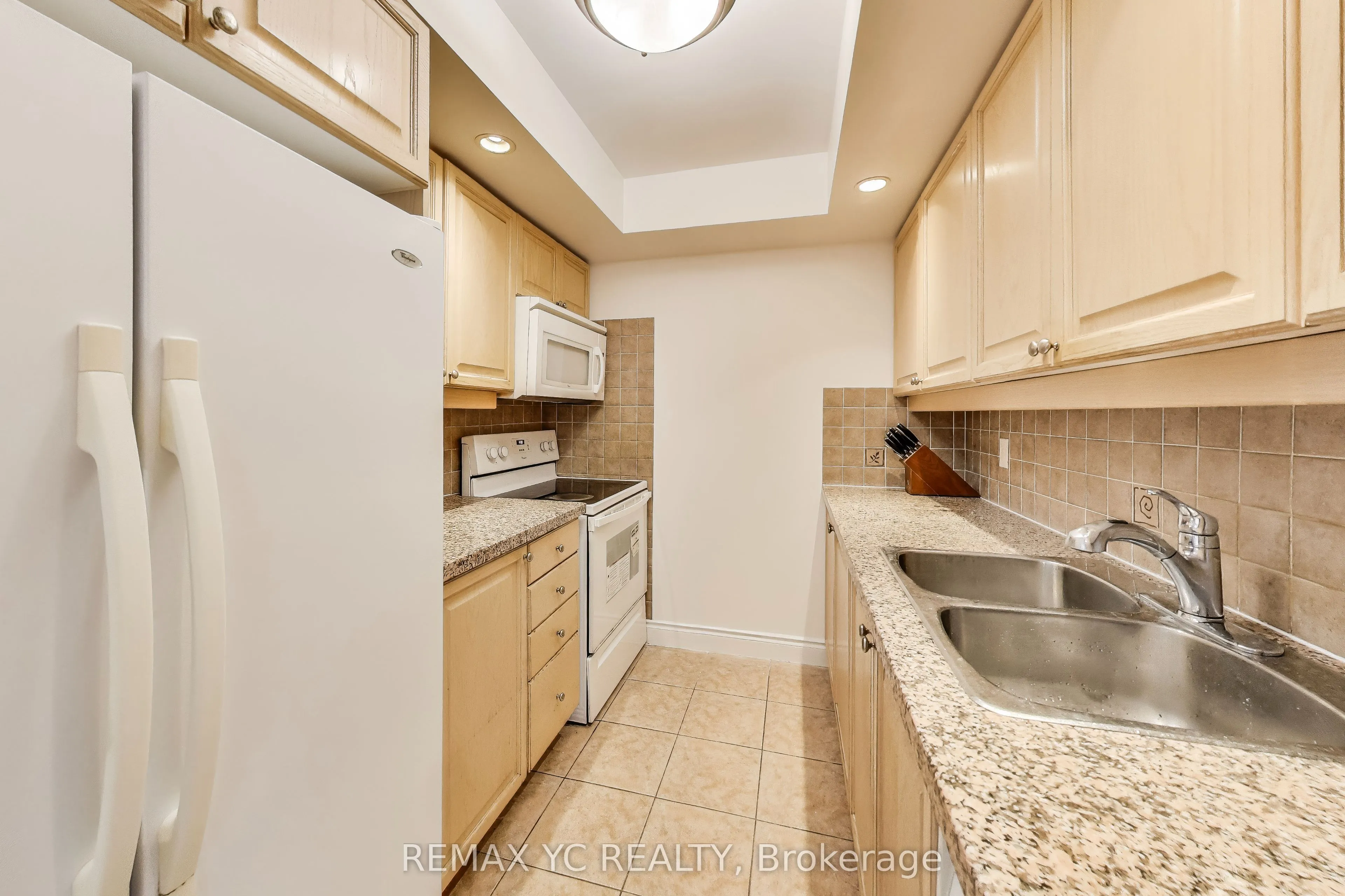 10 Northtown Way, #2001