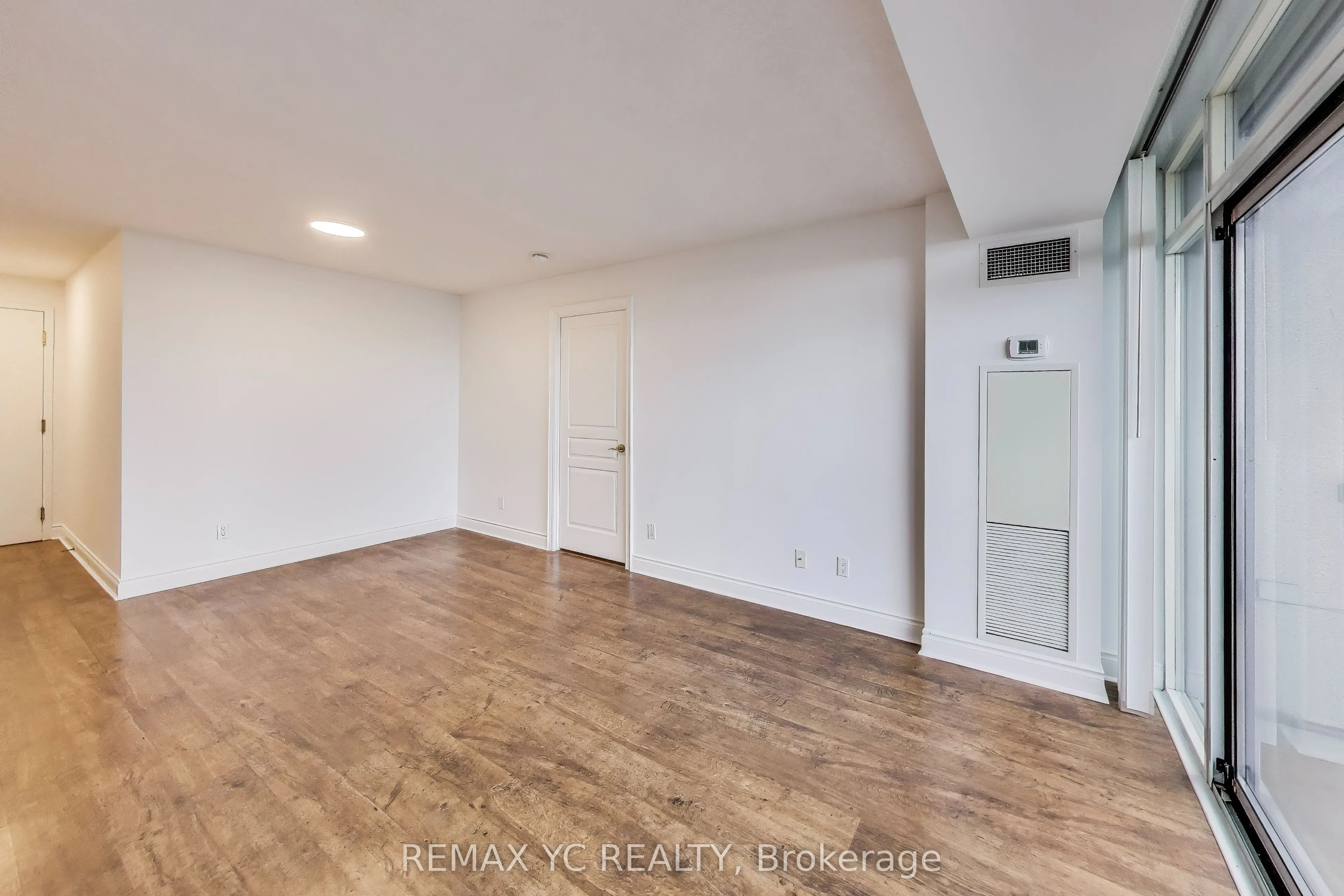 10 Northtown Way, #2001