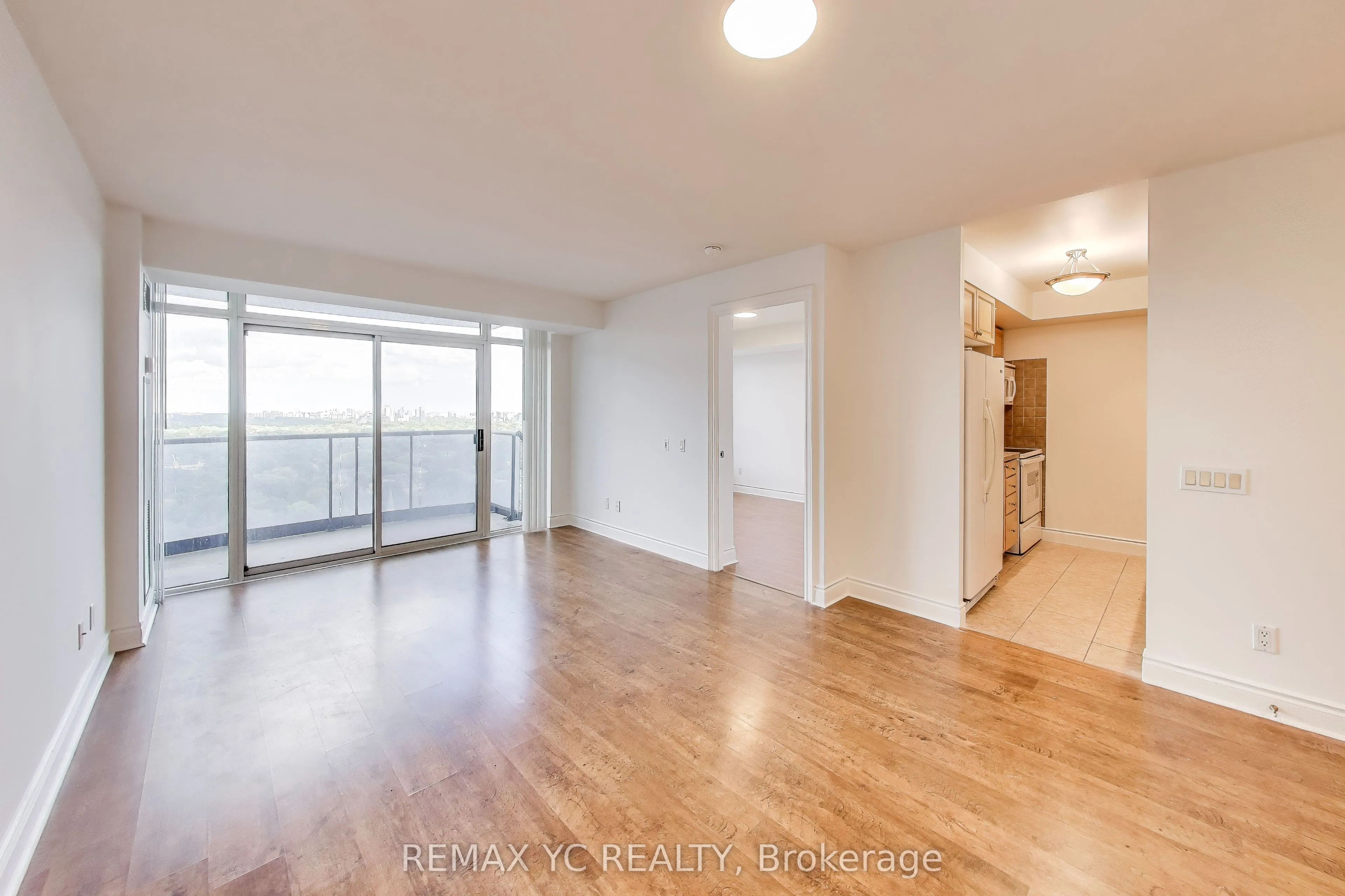 10 Northtown Way, #2001