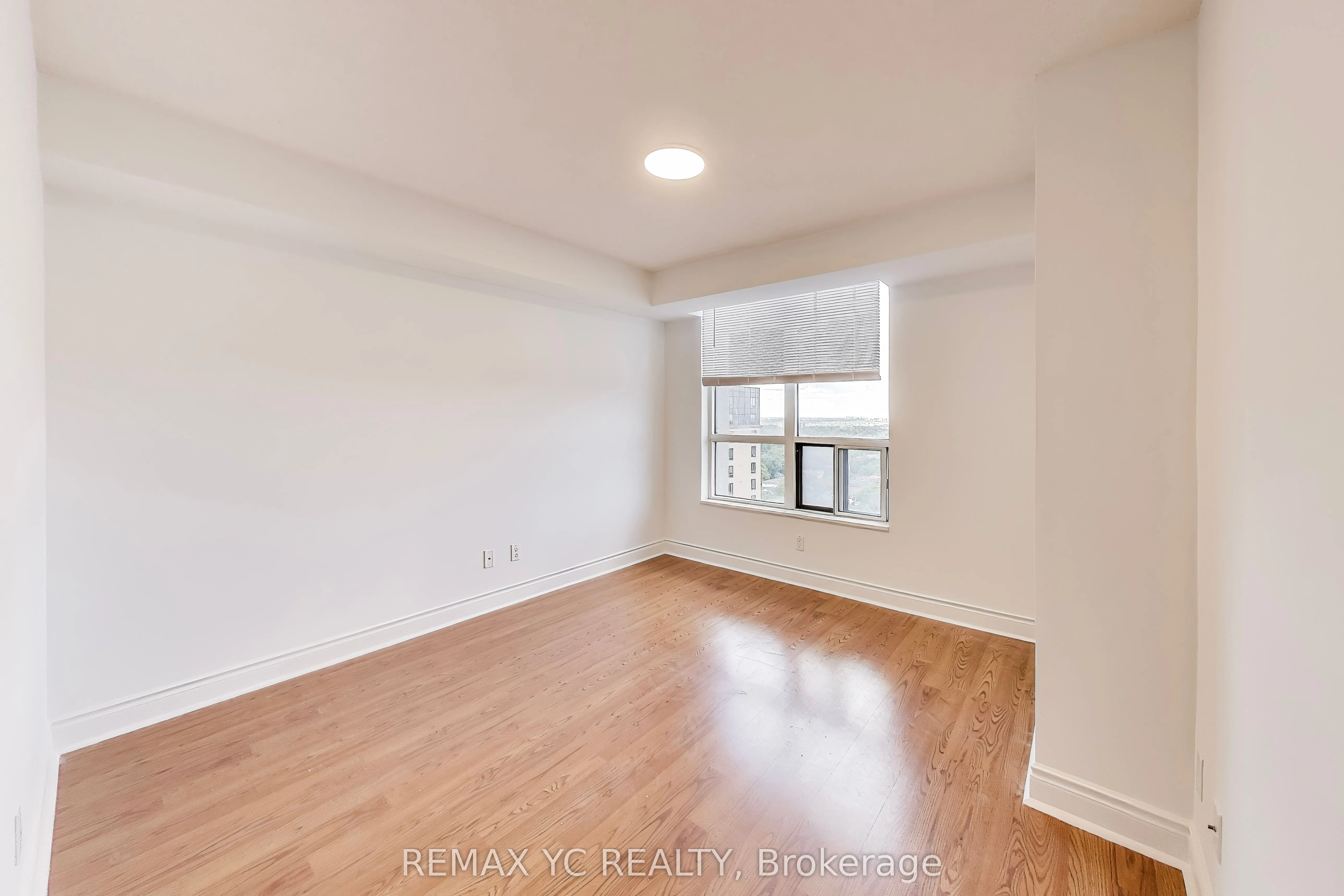 10 Northtown Way, #2001