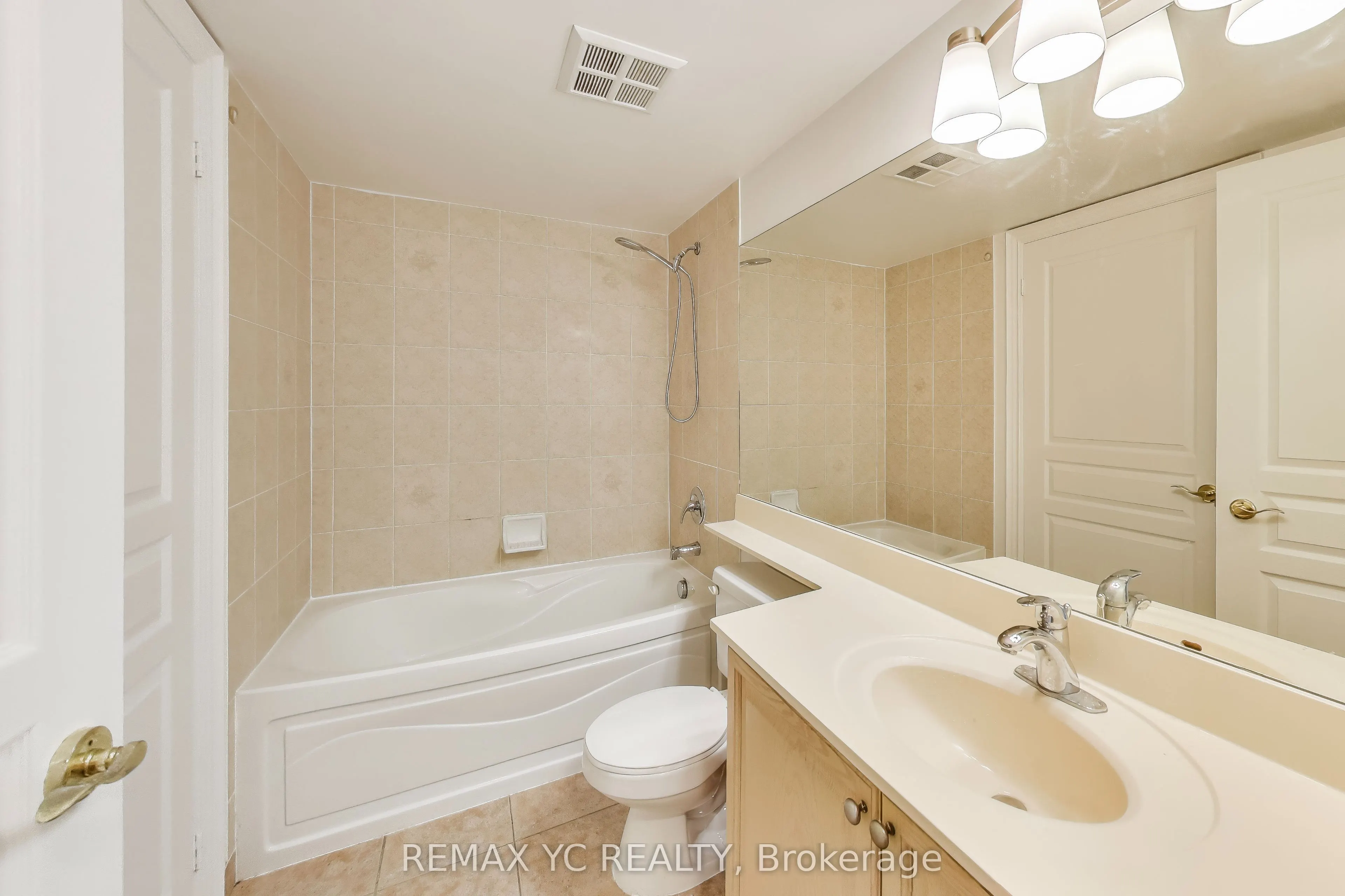 10 Northtown Way, #2001