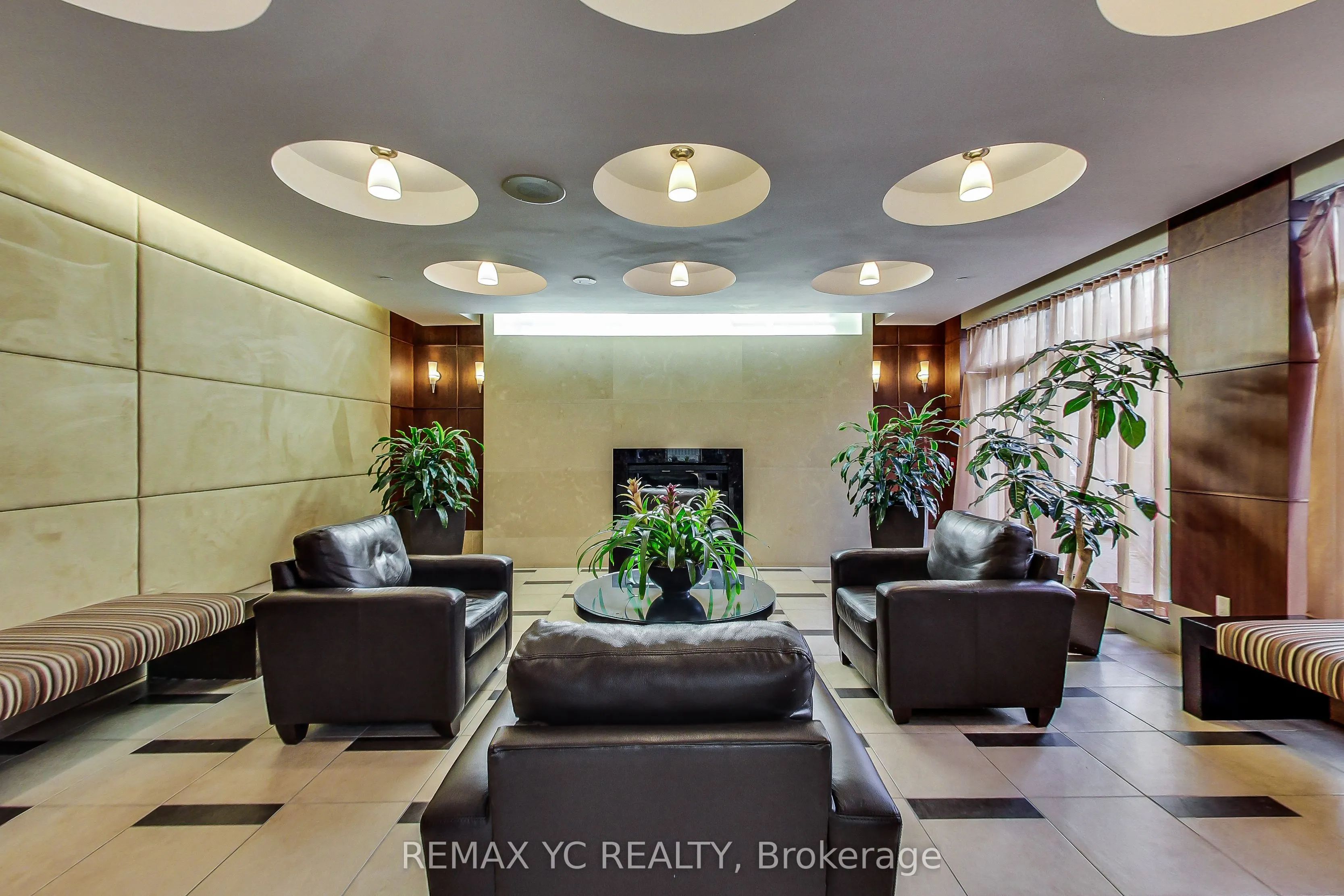 10 Northtown Way, #2001