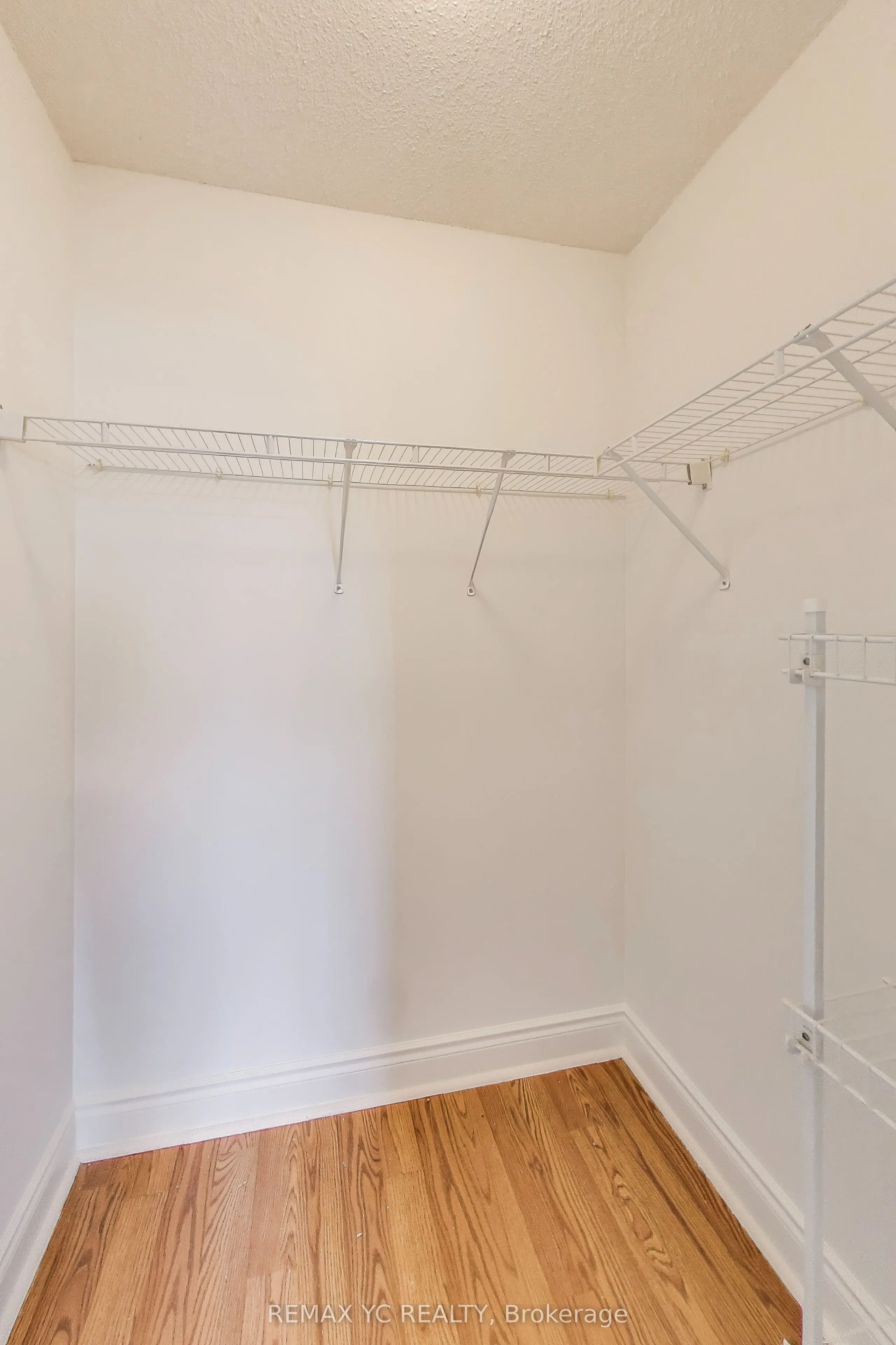 10 Northtown Way, #2001