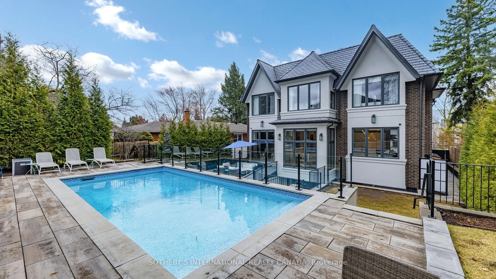 77 Bannatyne Drive