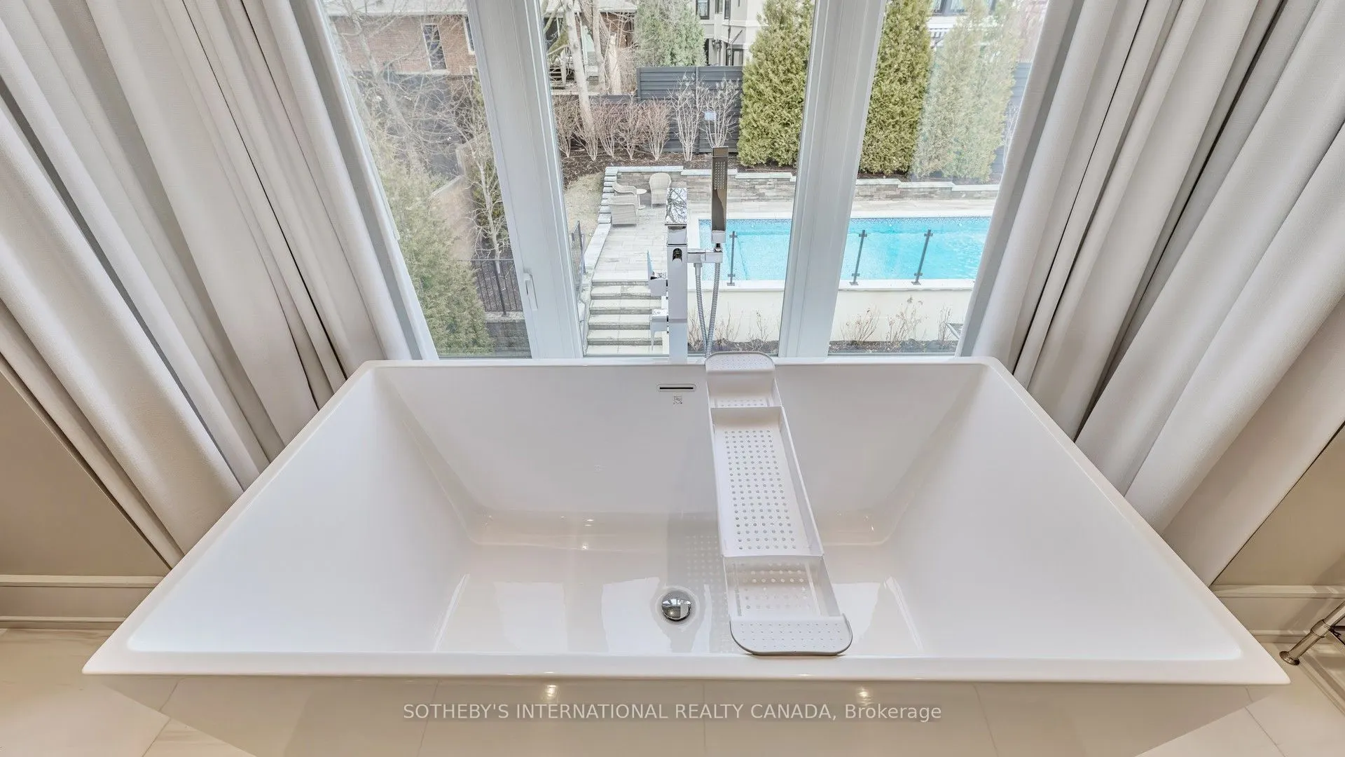 77 Bannatyne Drive